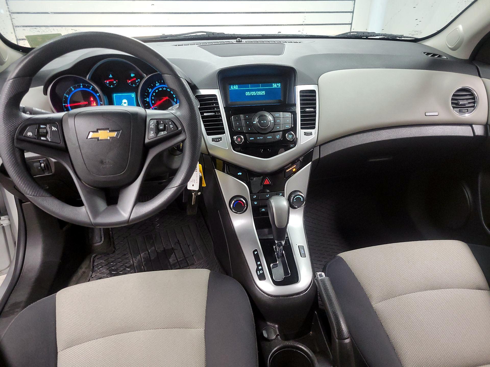 Thumbnail: 2015 Chevrolet Cruze - 9