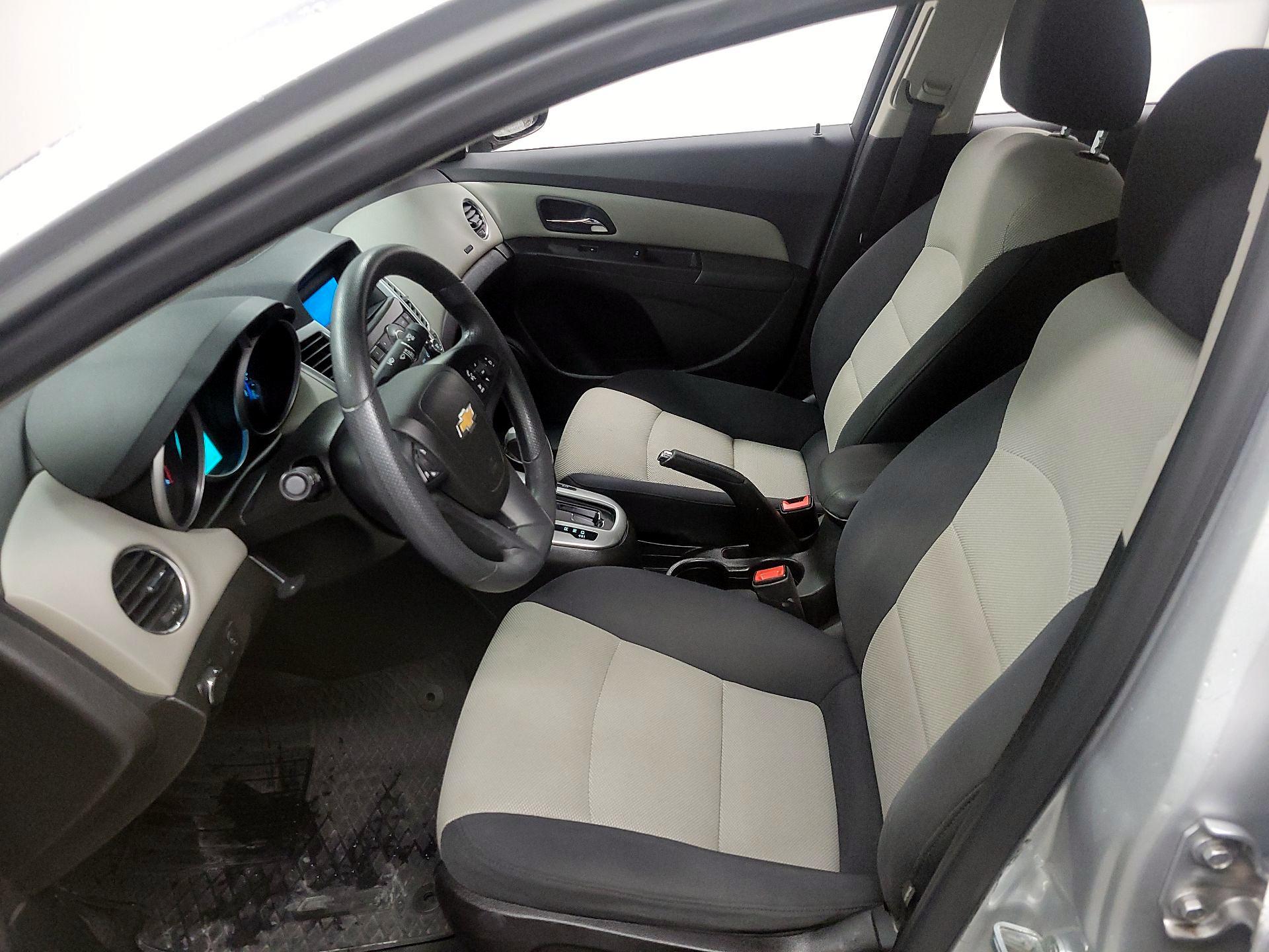 Thumbnail: 2015 Chevrolet Cruze - 11