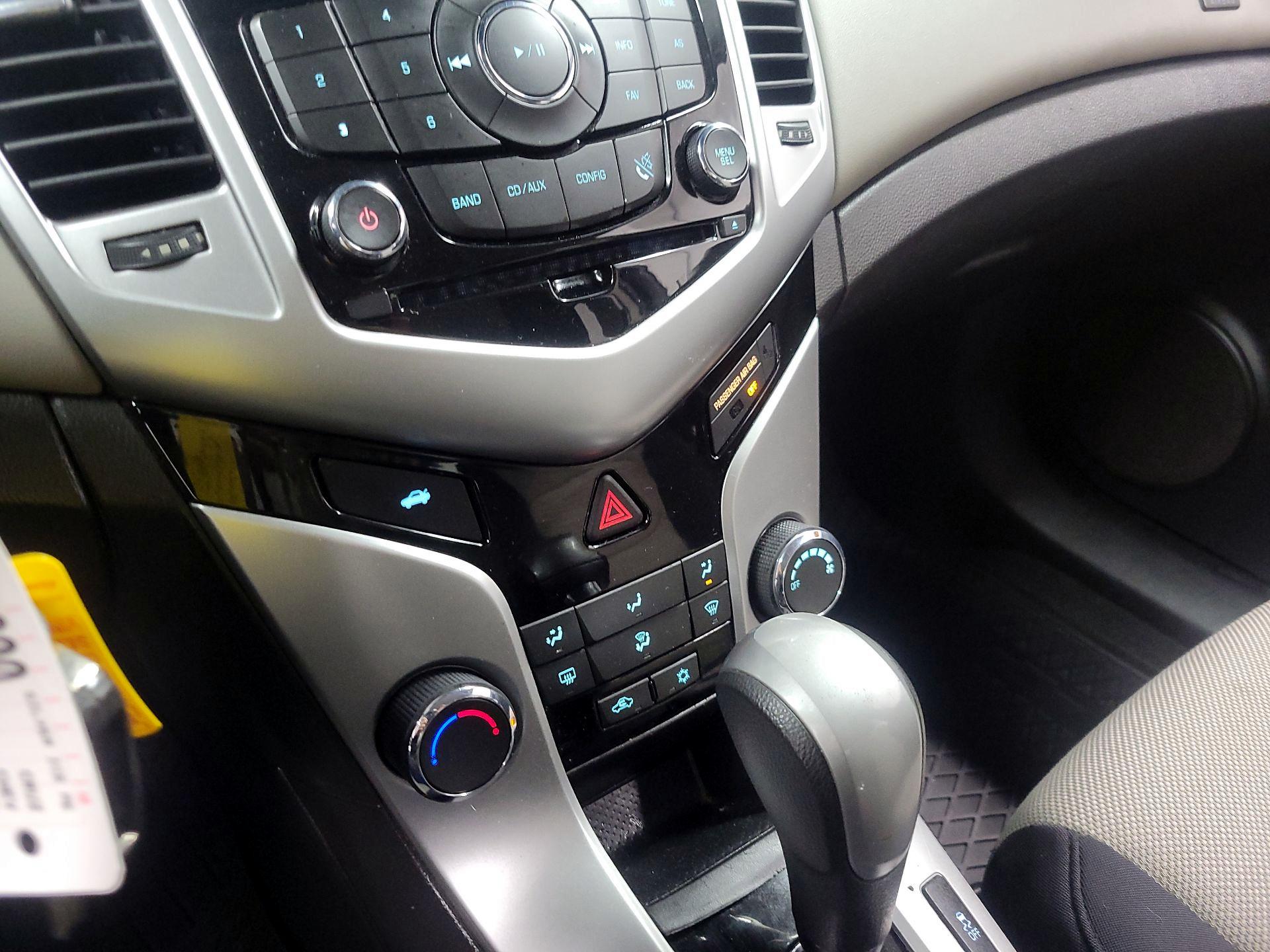 Thumbnail: 2015 Chevrolet Cruze - 14