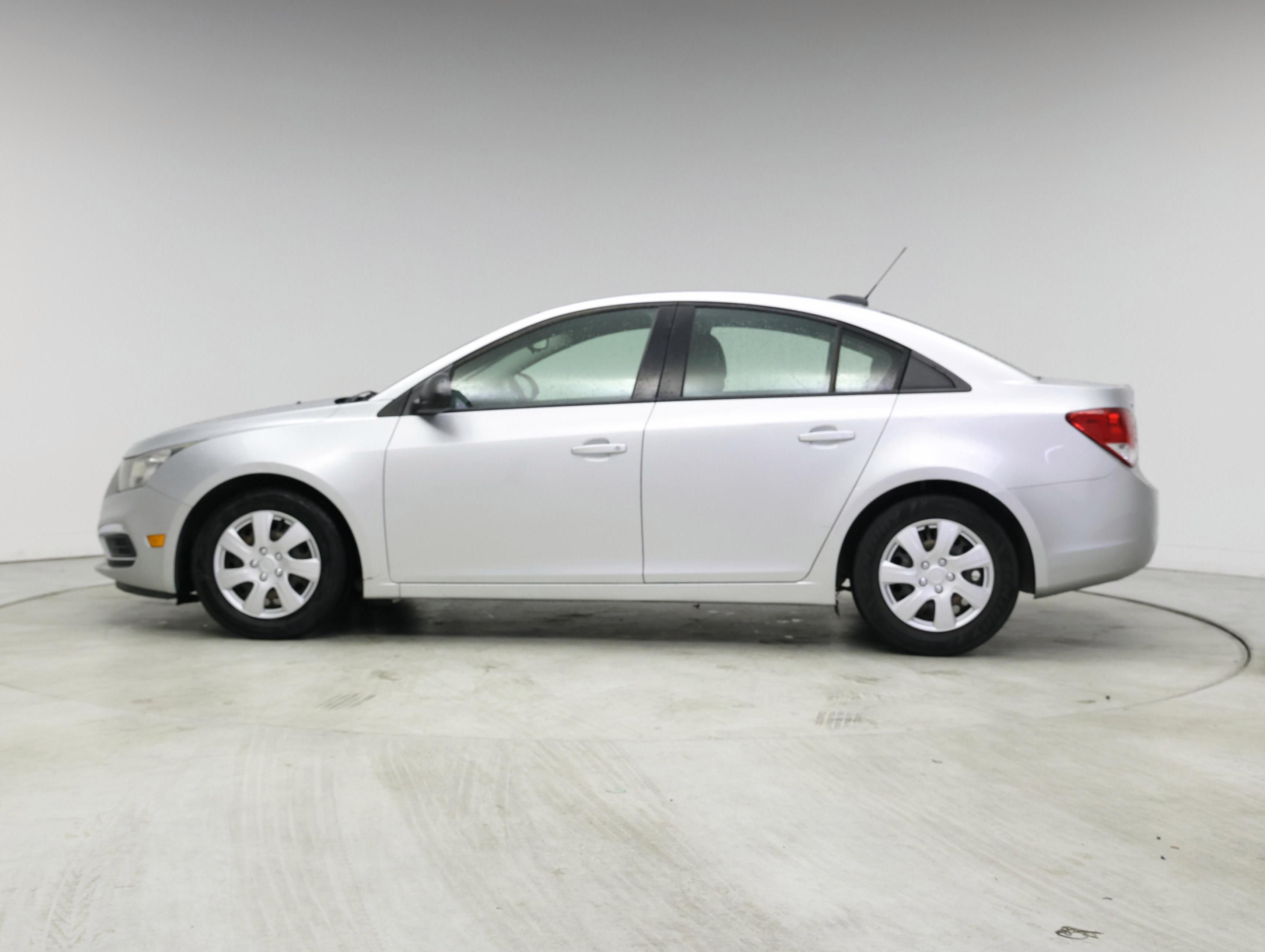 Thumbnail: 2015 Chevrolet Cruze - 3