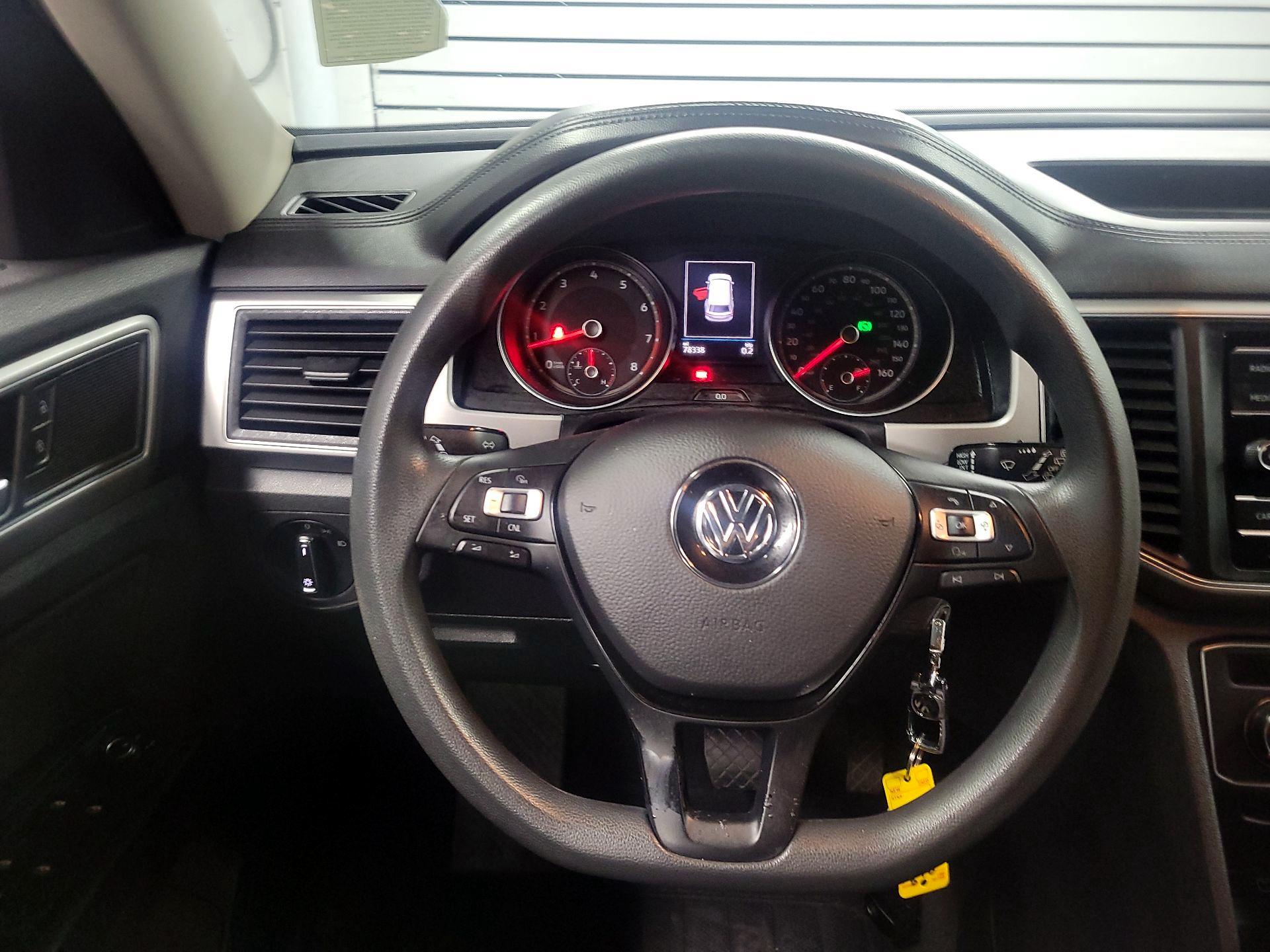 Thumbnail: 2018 Volkswagen Atlas - 10