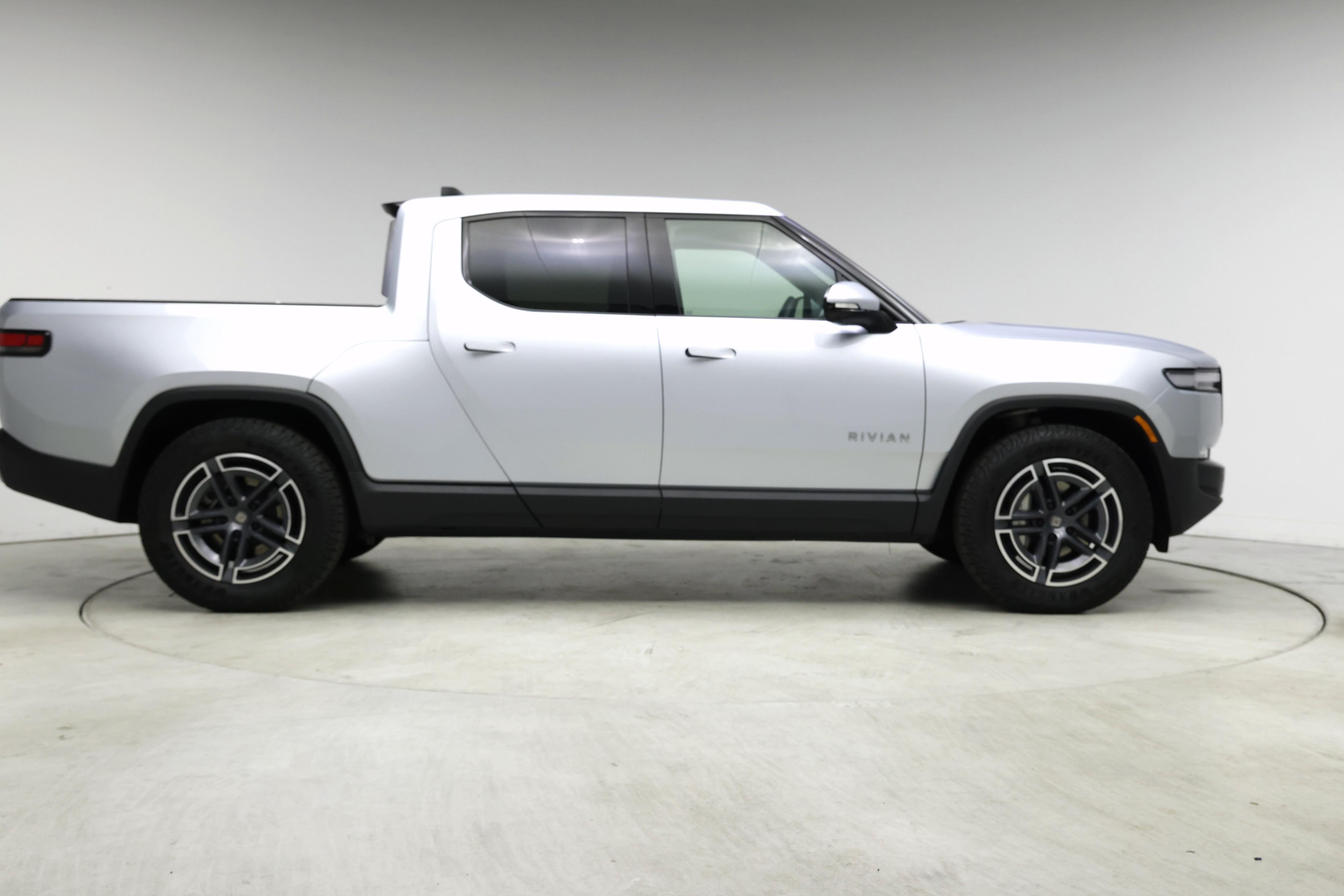 Thumbnail: 2025 Rivian R1T - 7