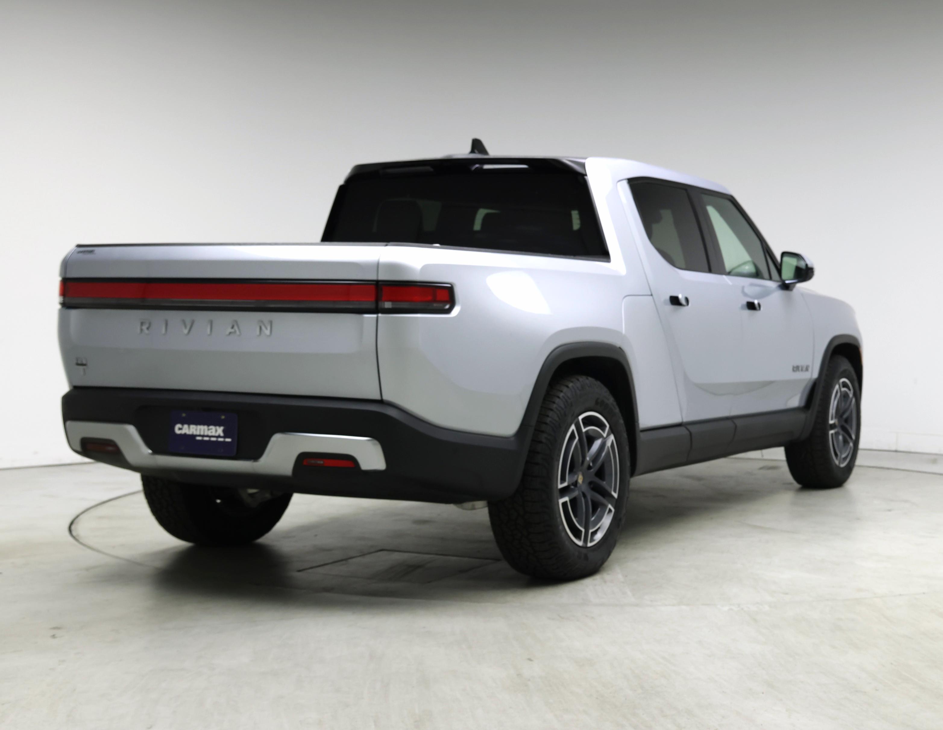 Thumbnail: 2025 Rivian R1T - 8
