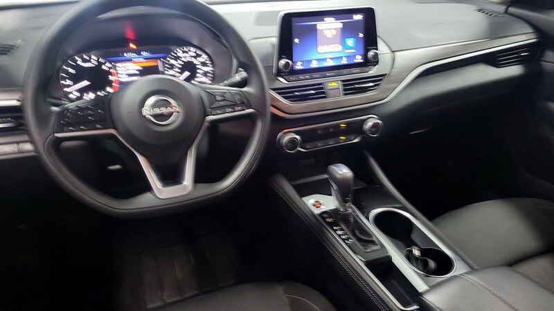 2023 Nissan Altima SV 9