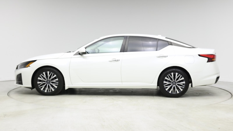 2023 Nissan Altima SV 3