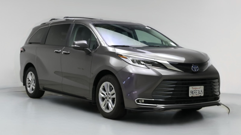 2024 Toyota Sienna Limited Hero Image