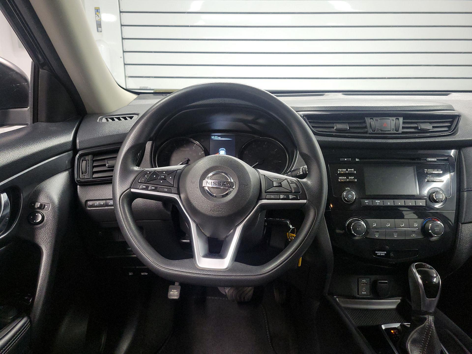 Thumbnail: 2017 Nissan Rogue - 10