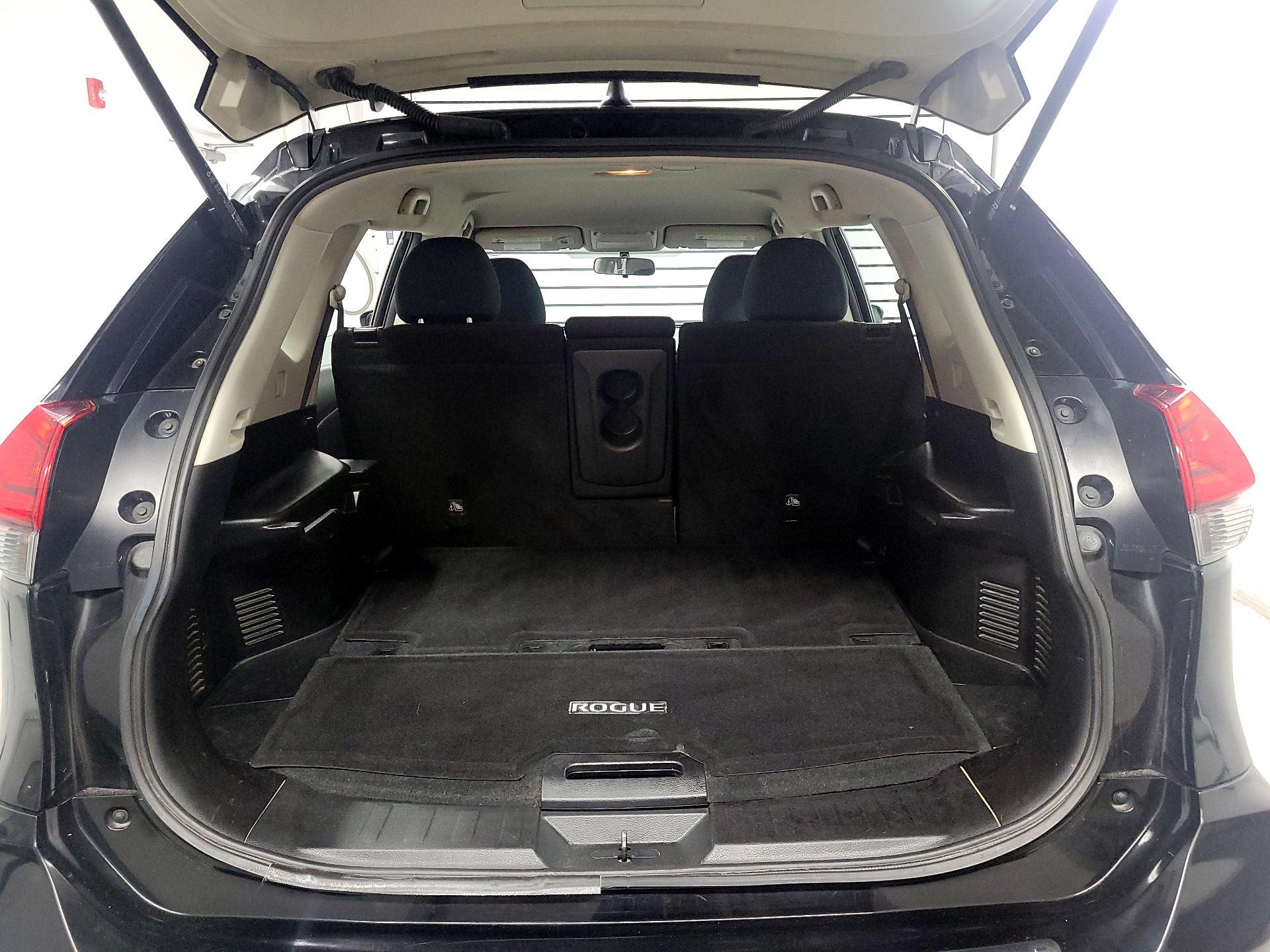 Thumbnail: 2017 Nissan Rogue - 20
