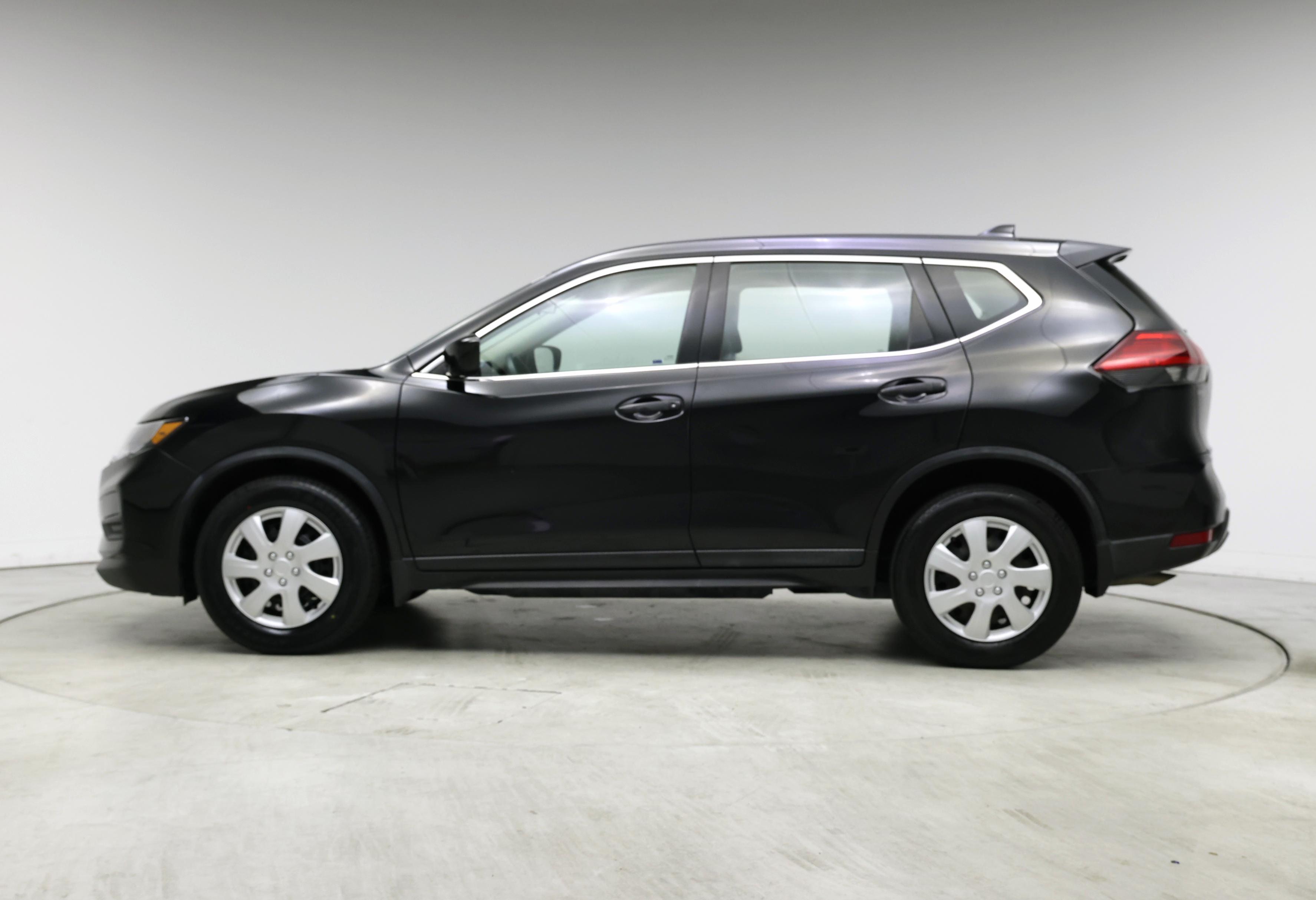 Thumbnail: 2017 Nissan Rogue - 3