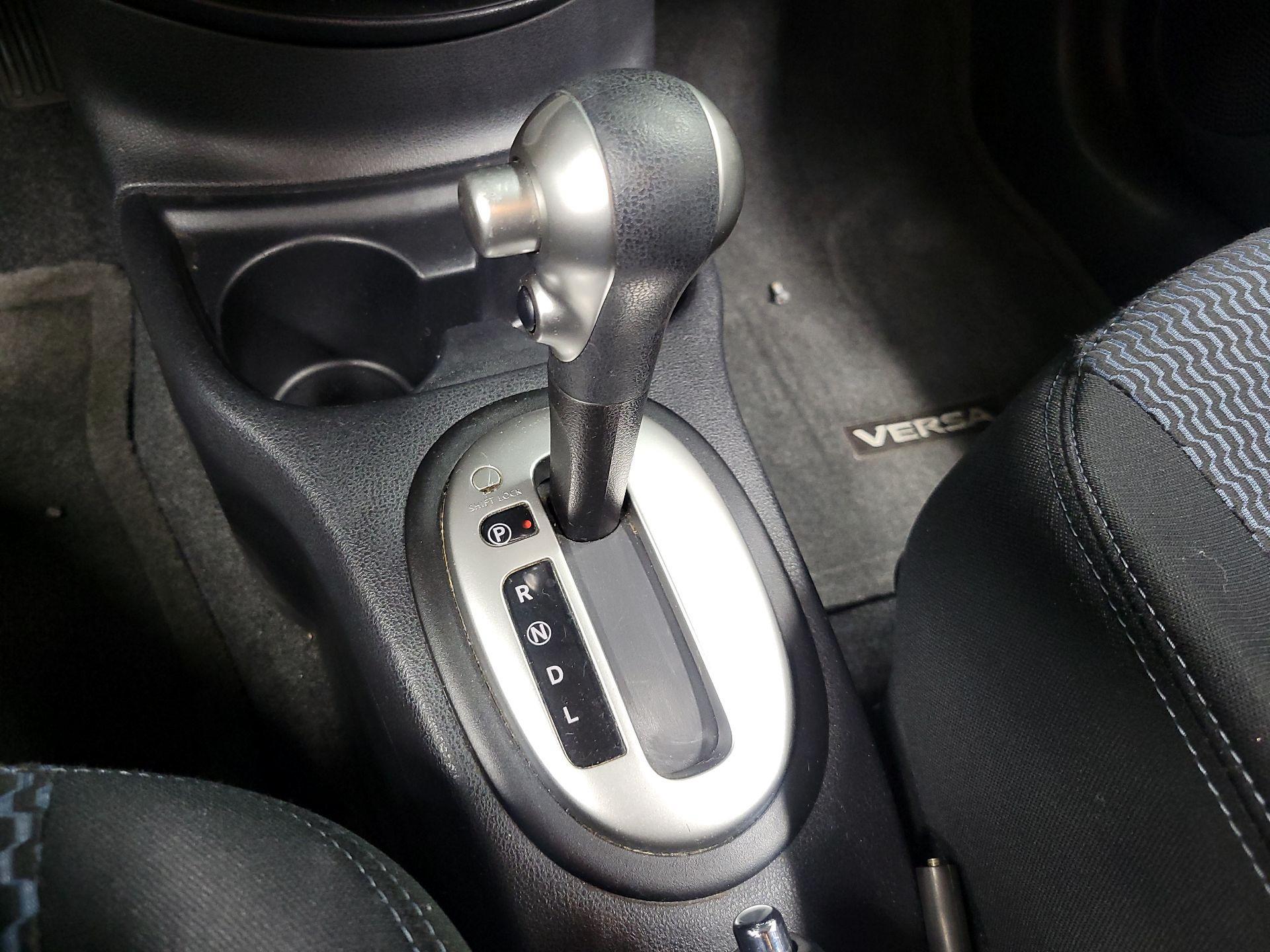 Thumbnail: 2015 Nissan Versa Note - 16