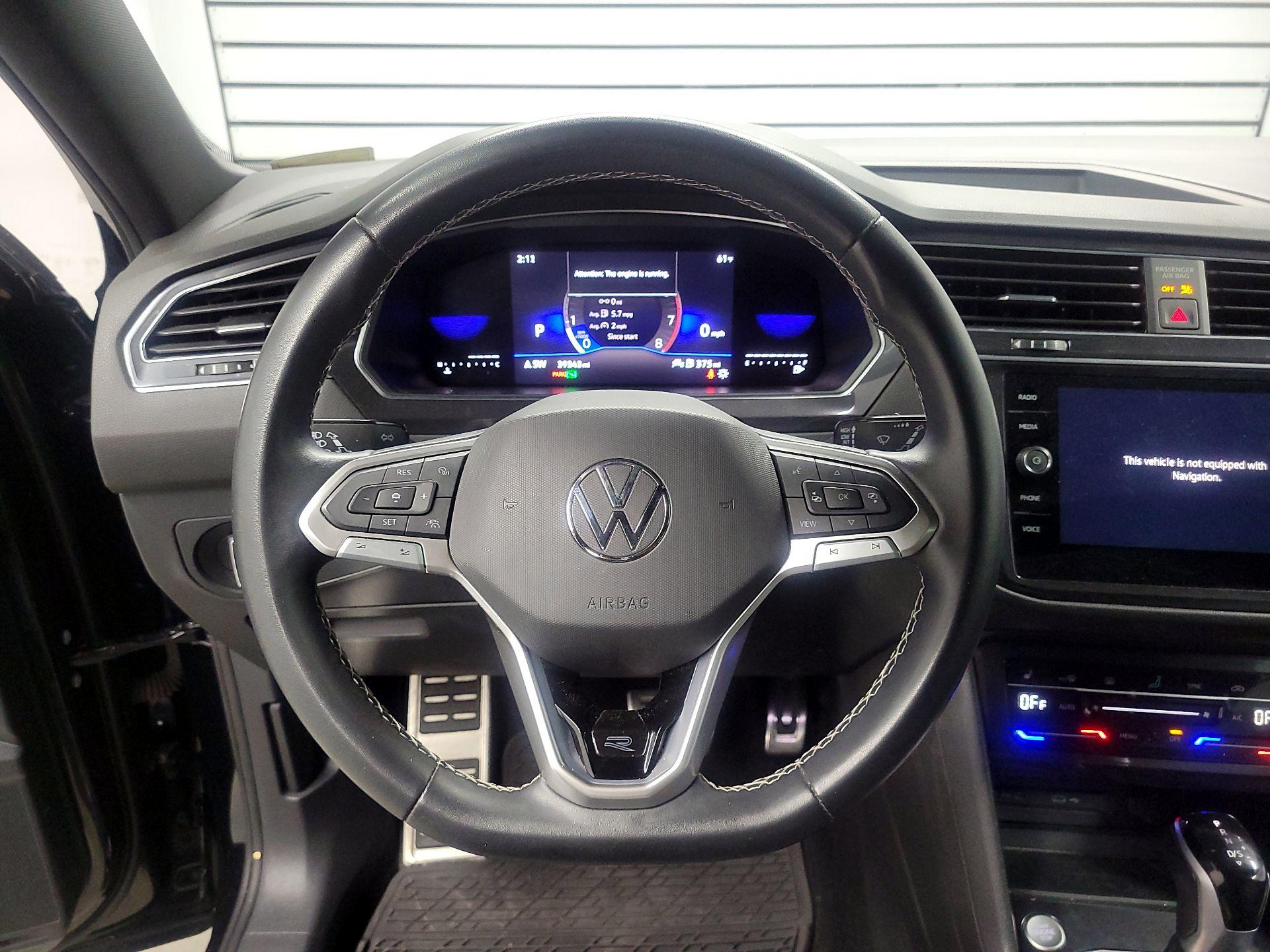 Thumbnail: 2023 Volkswagen Tiguan - 10