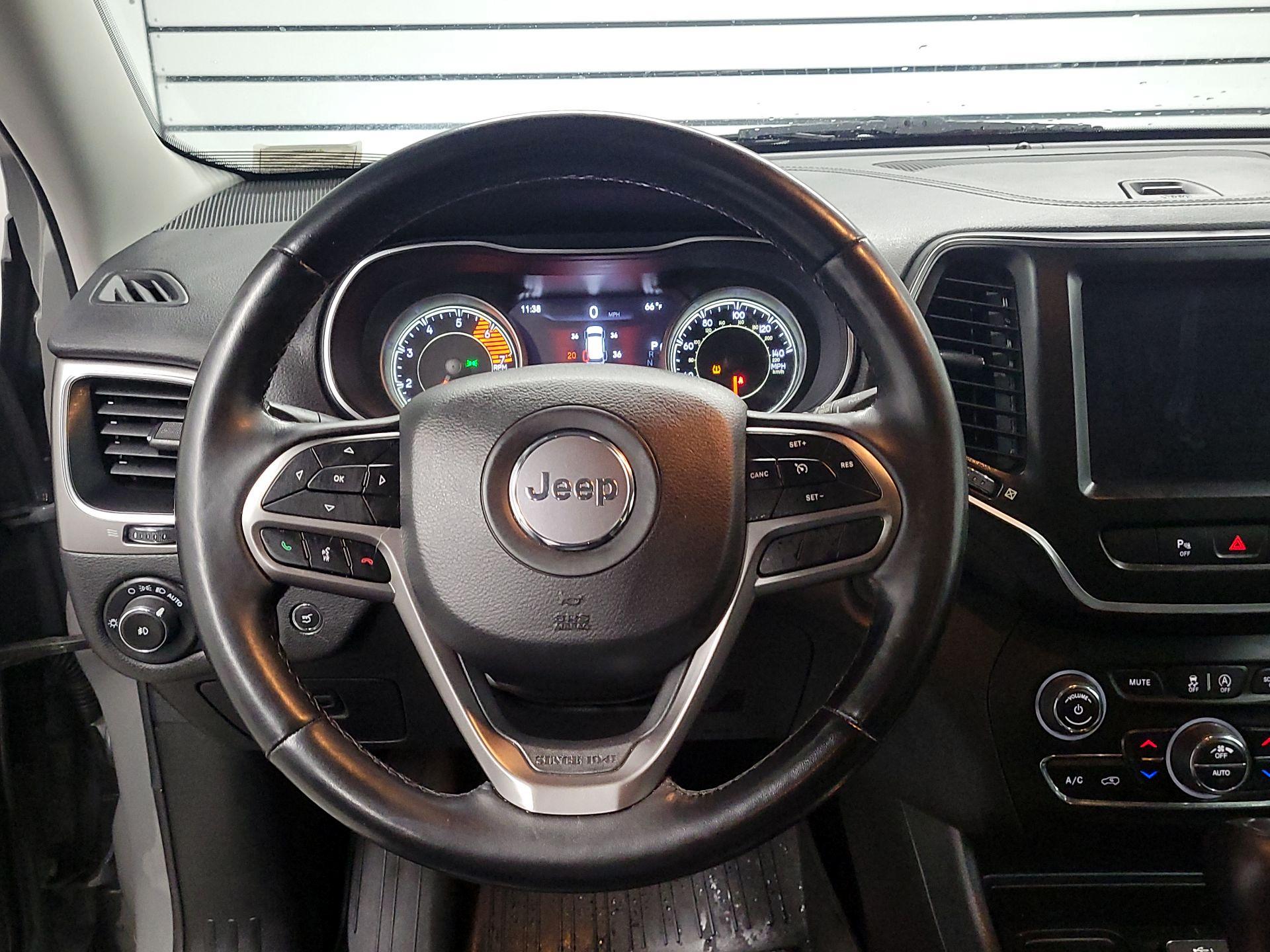 Thumbnail: 2021 Jeep Cherokee - 10