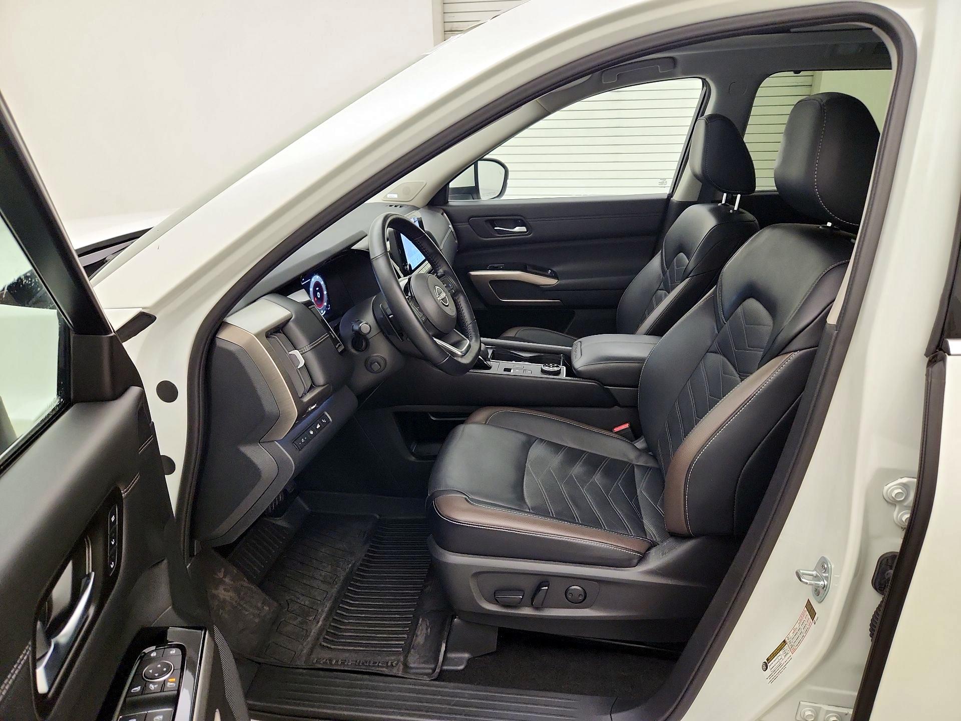 Thumbnail: 2023 Nissan Pathfinder - 11