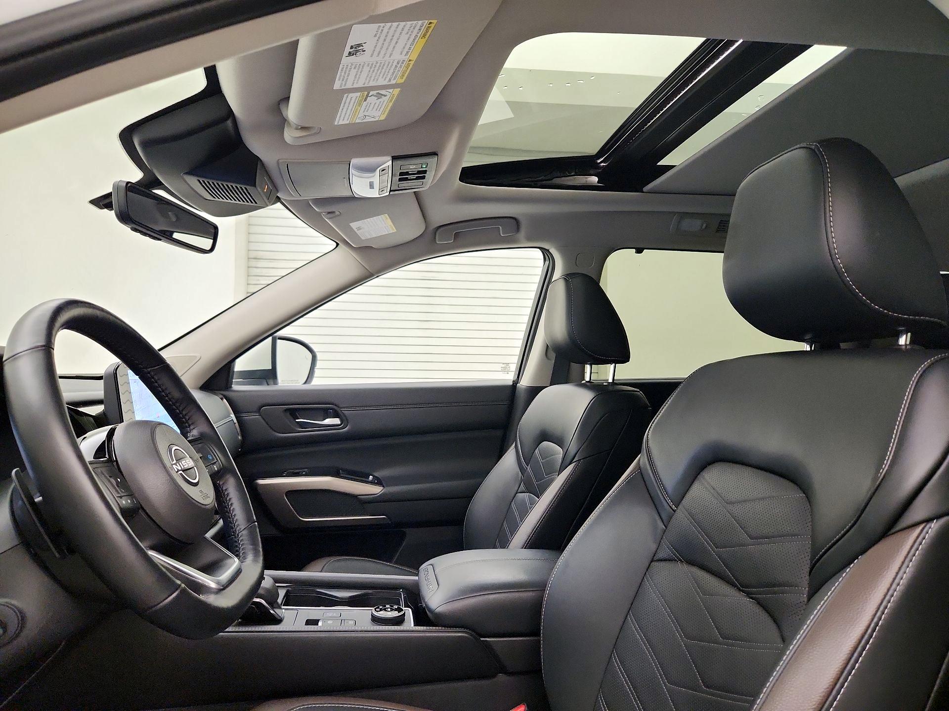 Thumbnail: 2023 Nissan Pathfinder - 20
