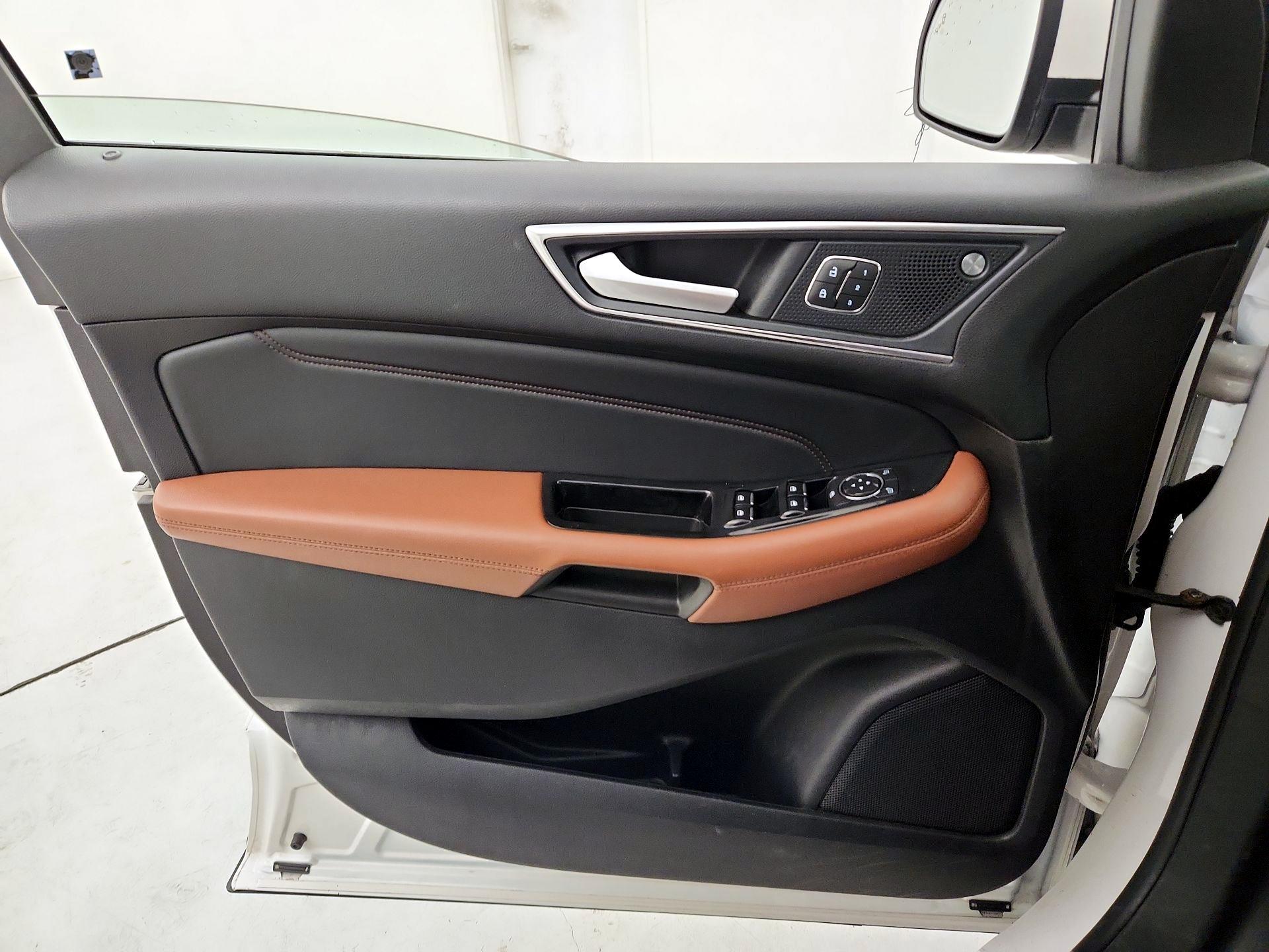 Thumbnail: 2019 Ford Edge - 12