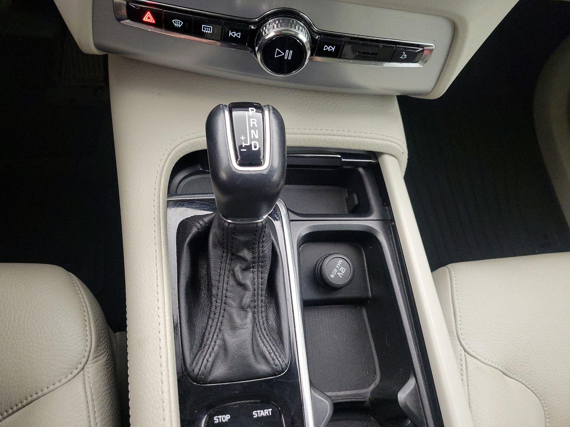 Thumbnail: 2016 Volvo XC90 - 16