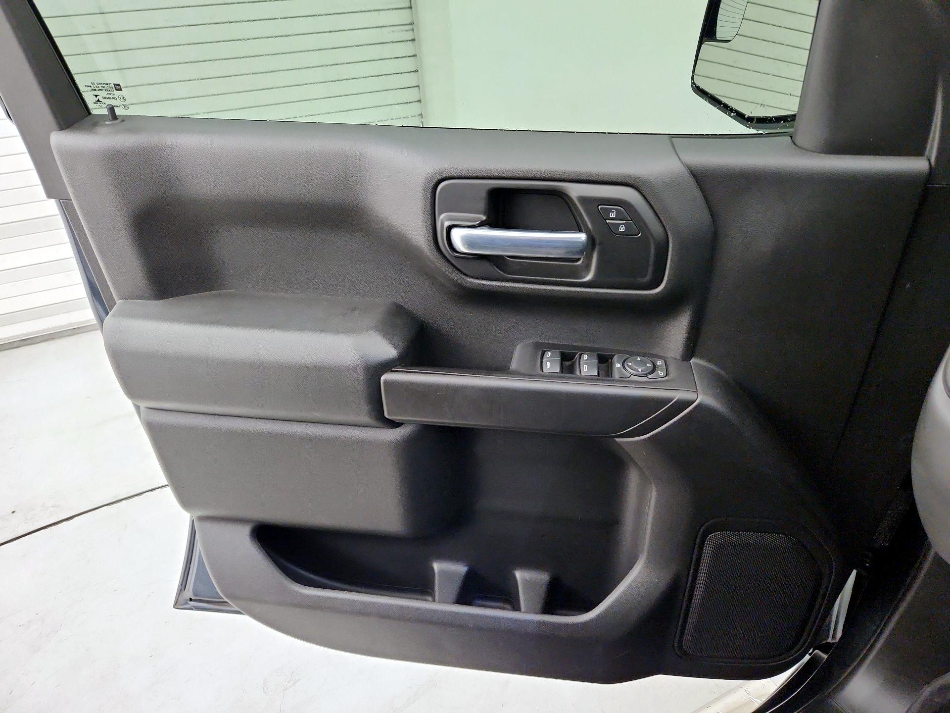 Thumbnail: 2020 Chevrolet Silverado 1500 - 12