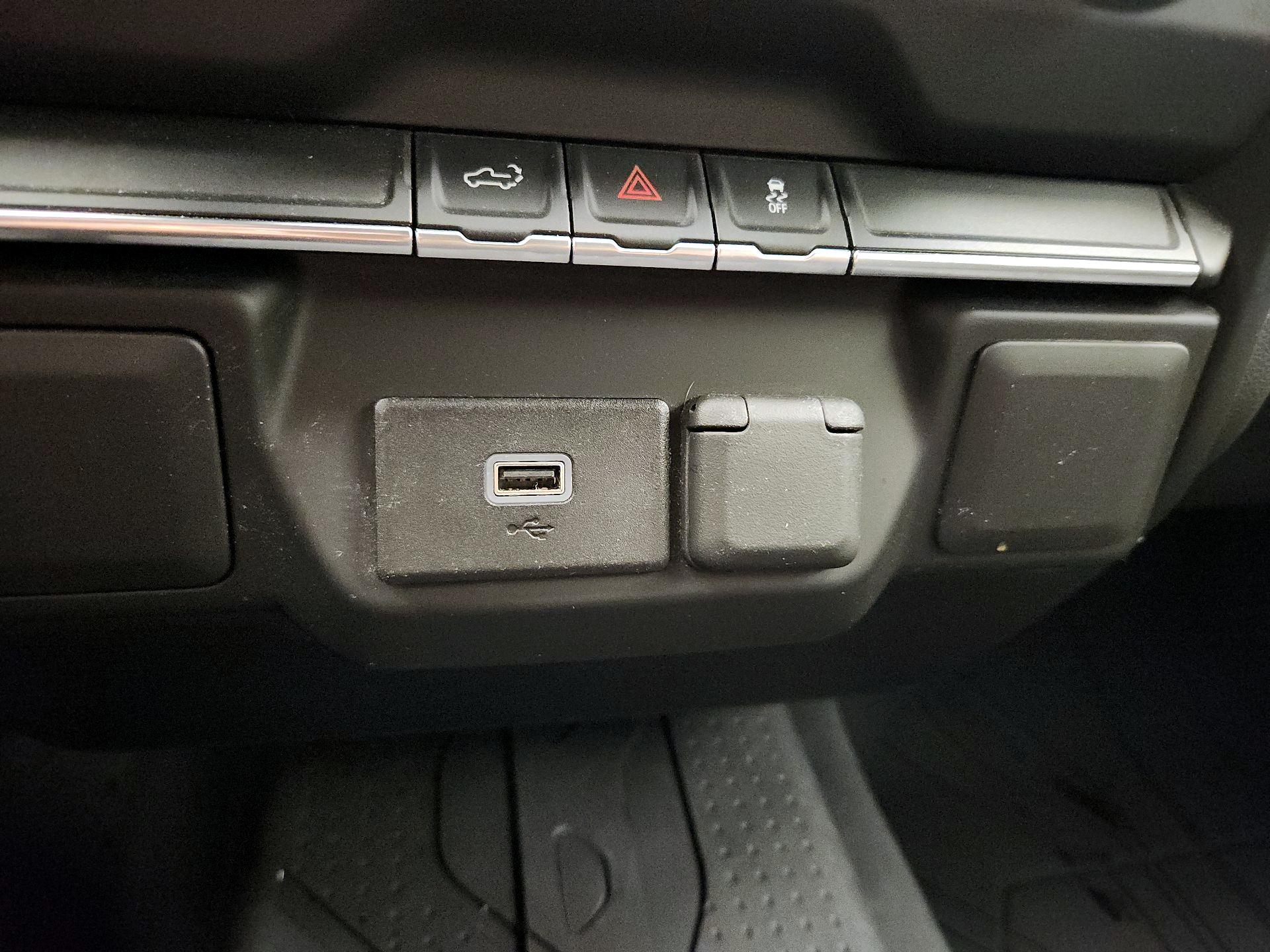 Thumbnail: 2020 Chevrolet Silverado 1500 - 18