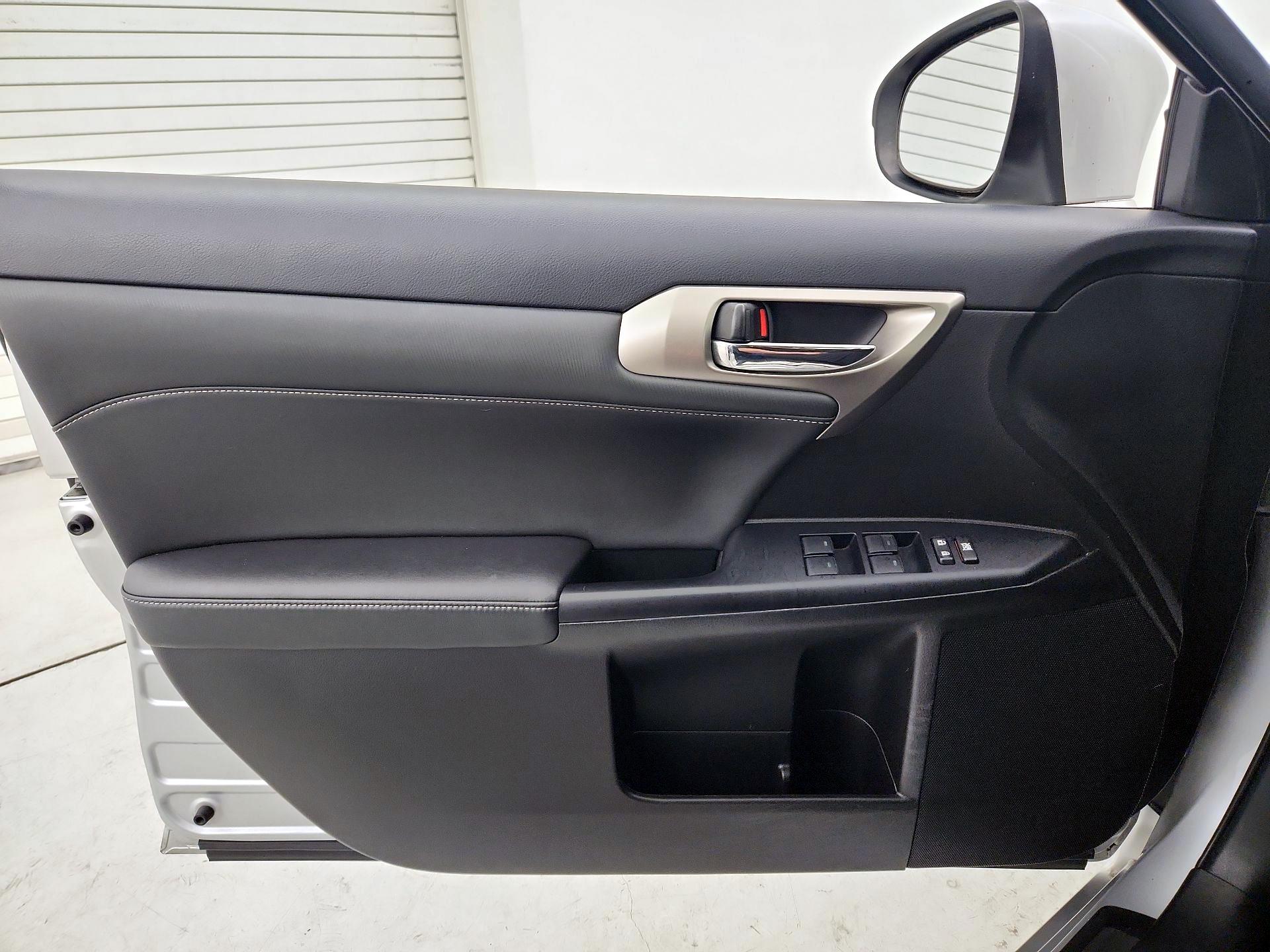 Thumbnail: 2016 Lexus CT - 12