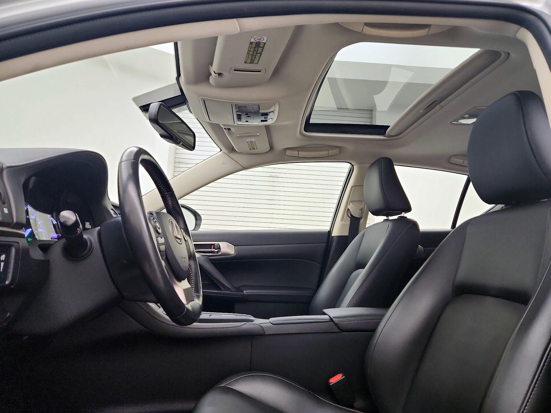 Thumbnail: 2016 Lexus CT - 19