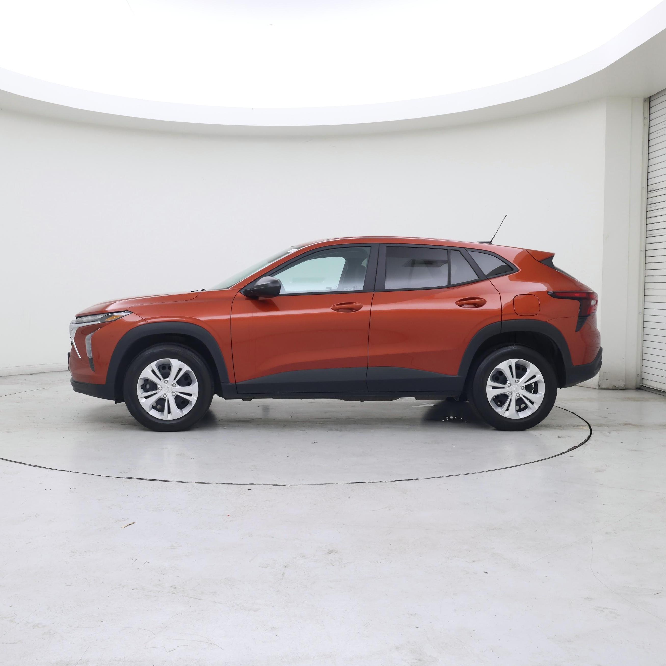 Thumbnail: 2024 Chevrolet Trax - 3