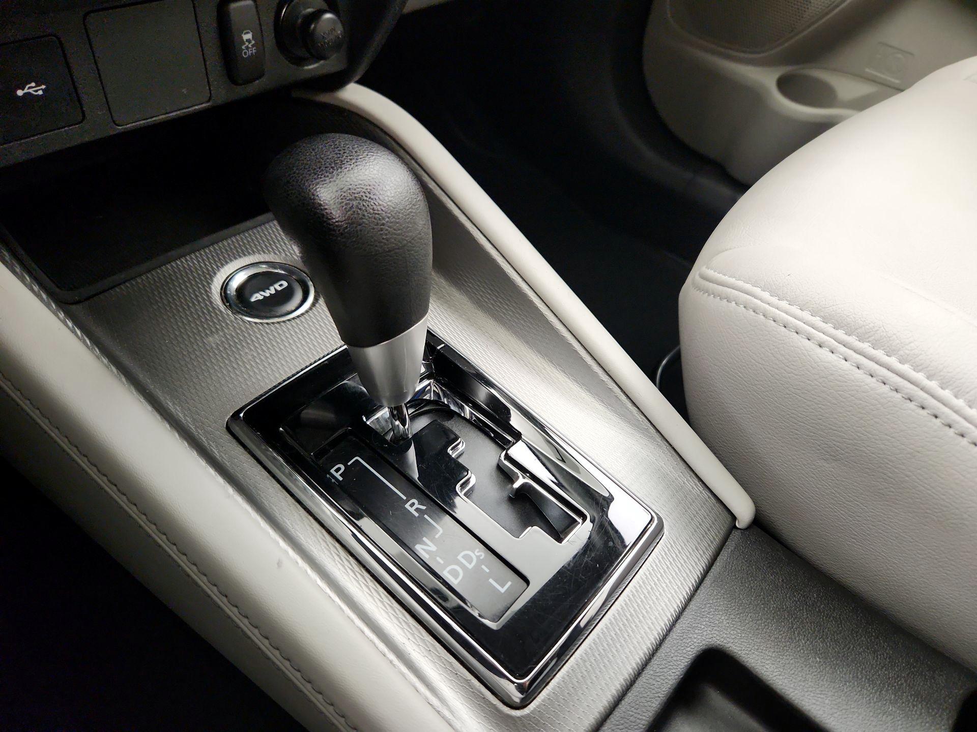 Thumbnail: 2018 Mitsubishi Outlander Sport - 16