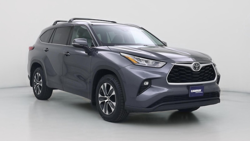 2020 Toyota Highlander XLE Hero Image