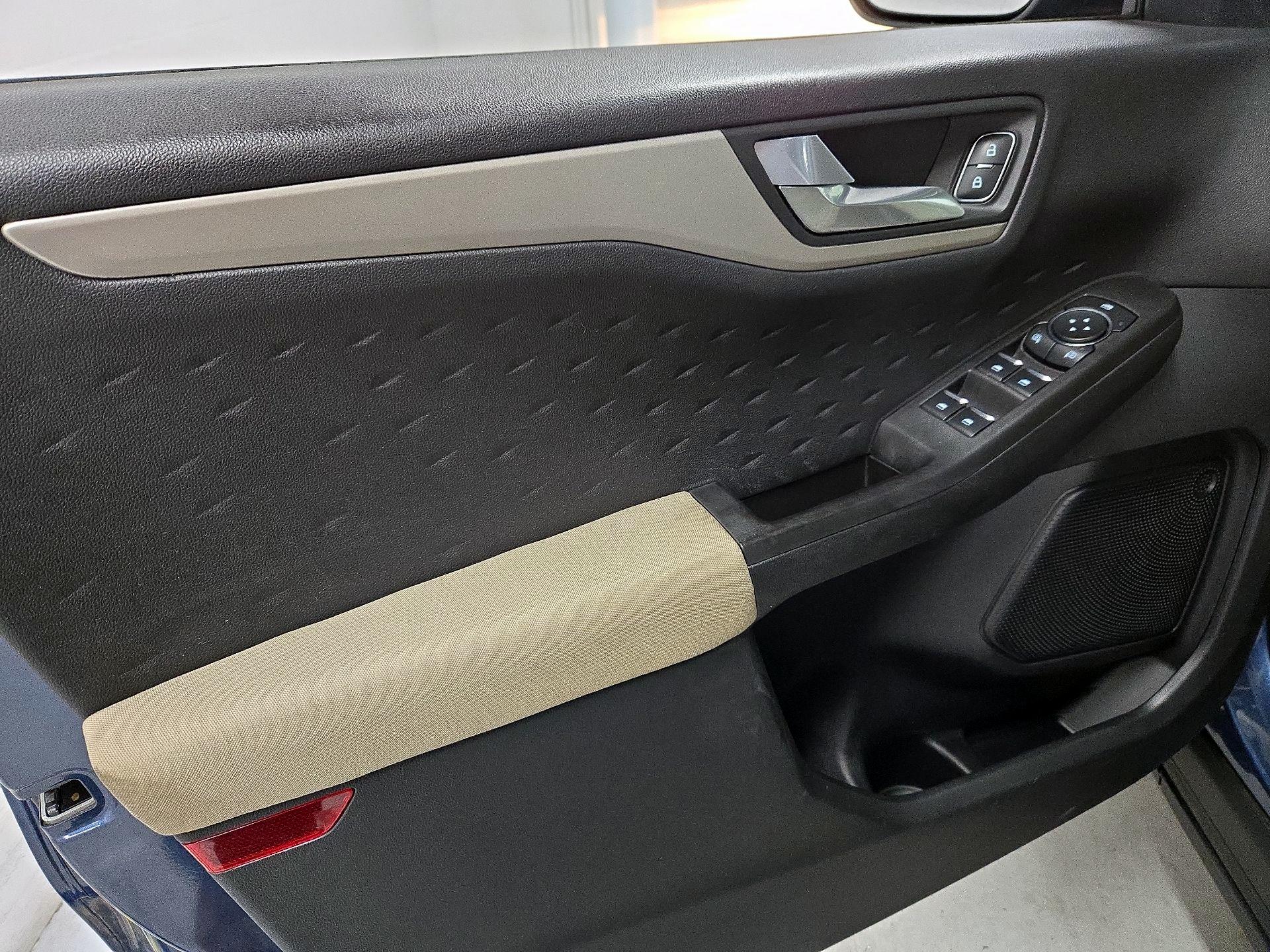 Thumbnail: 2020 Ford Escape - 12