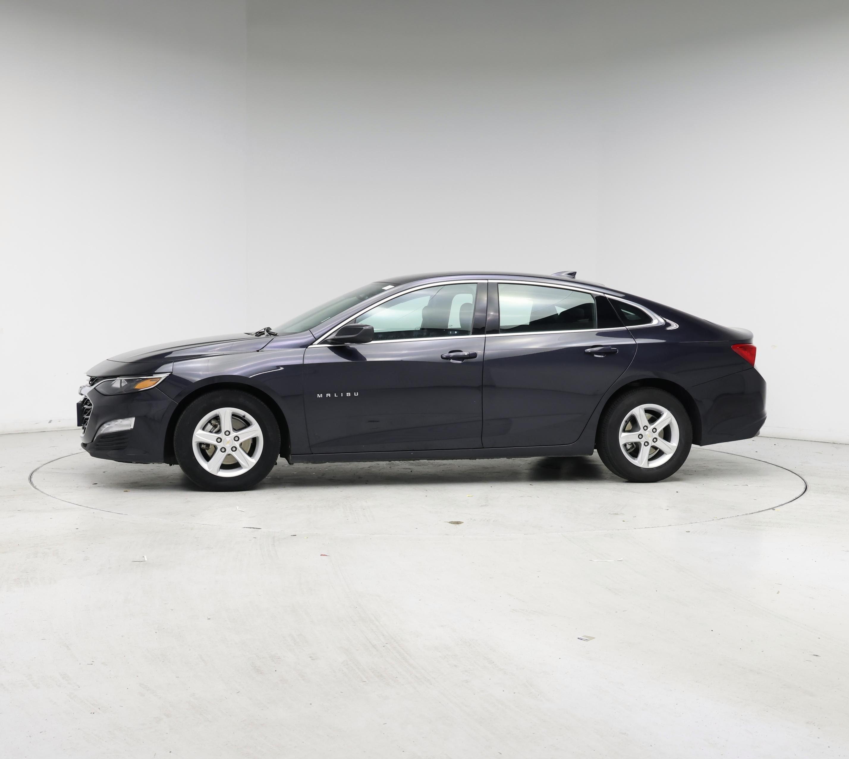 Thumbnail: 2023 Chevrolet Malibu - 3