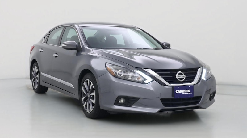 2017 Nissan Altima SL Hero Image