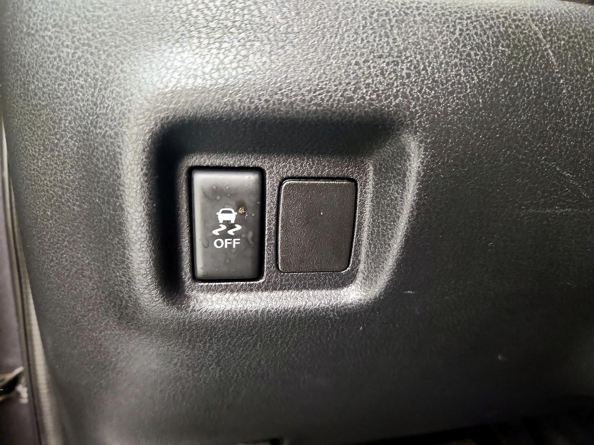 Thumbnail: 2015 Nissan Versa - 13