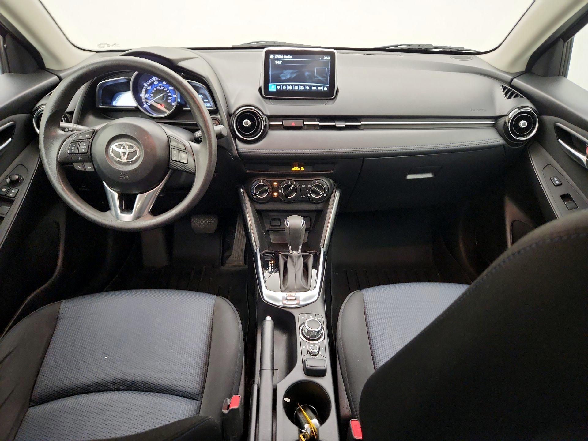 Thumbnail: 2017 Toyota Yaris iA - 9