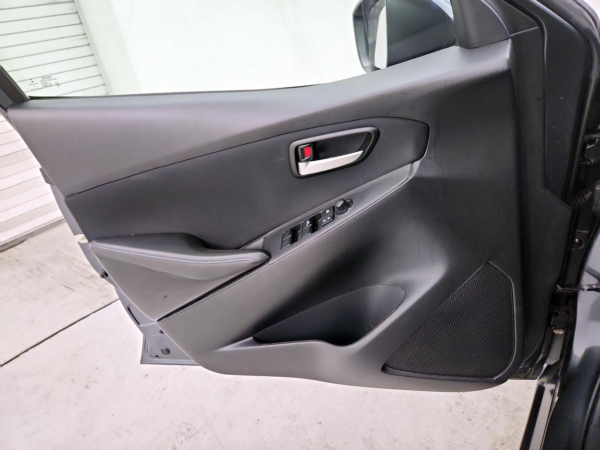 Thumbnail: 2017 Toyota Yaris iA - 12