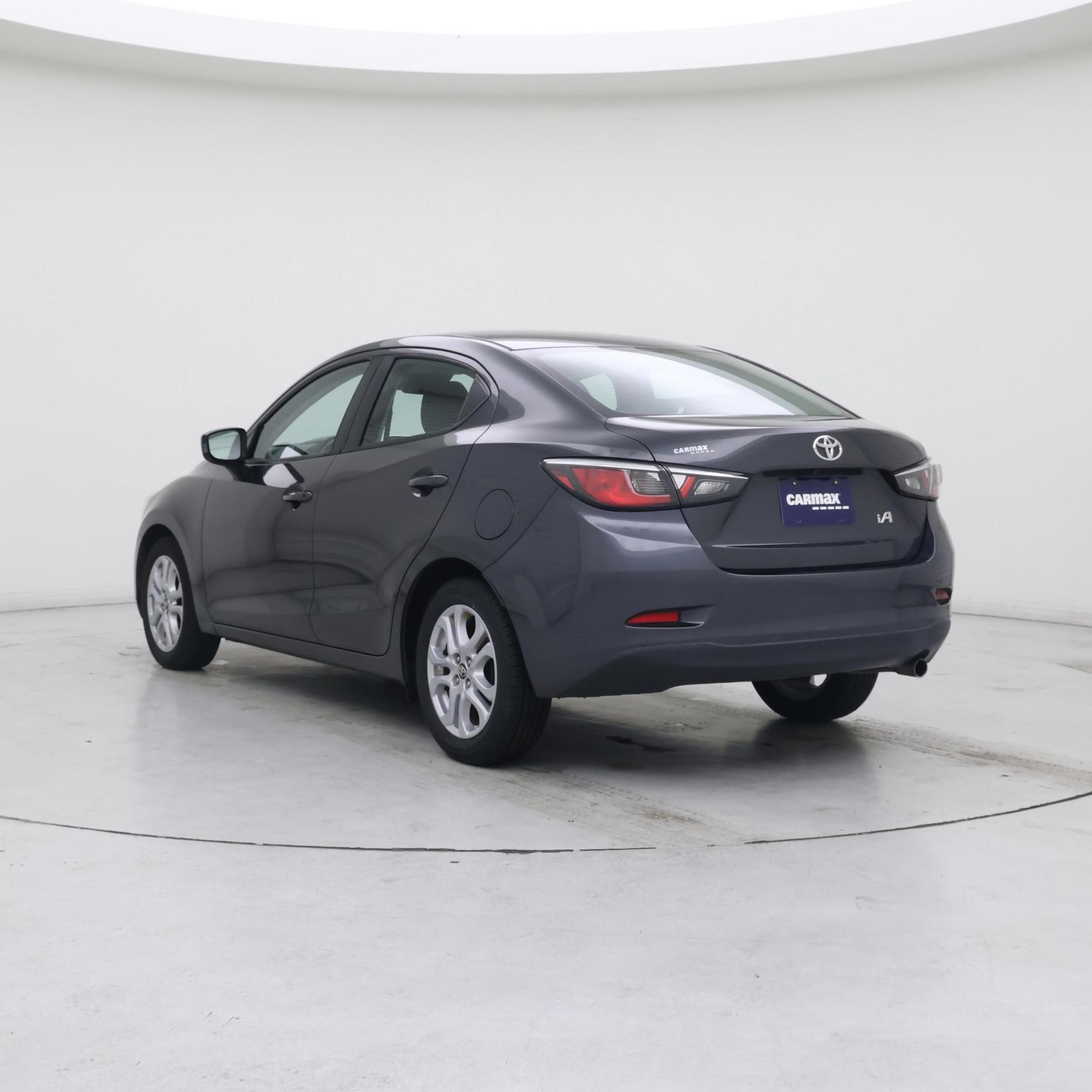 Thumbnail: 2017 Toyota Yaris iA - 2