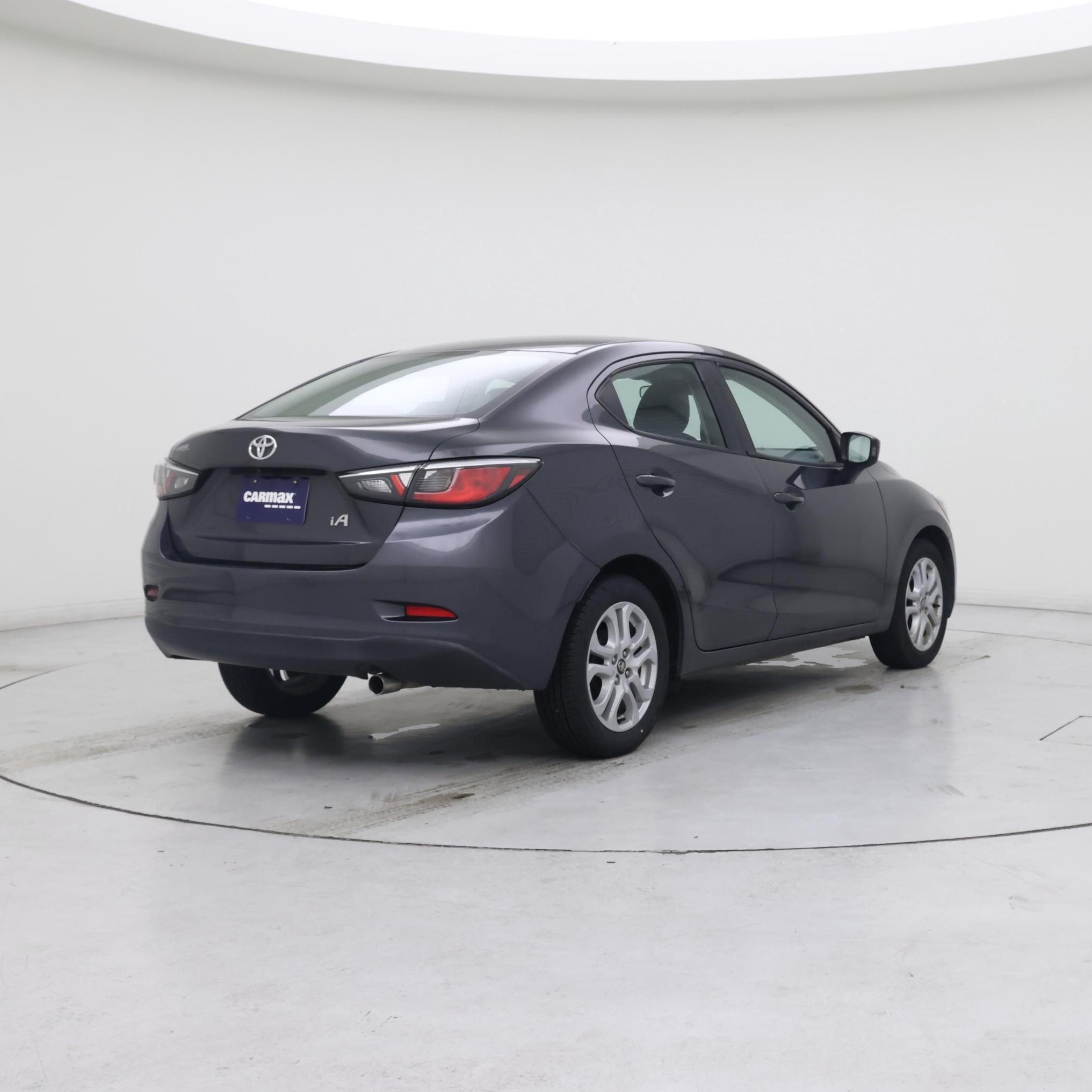 Thumbnail: 2017 Toyota Yaris iA - 8