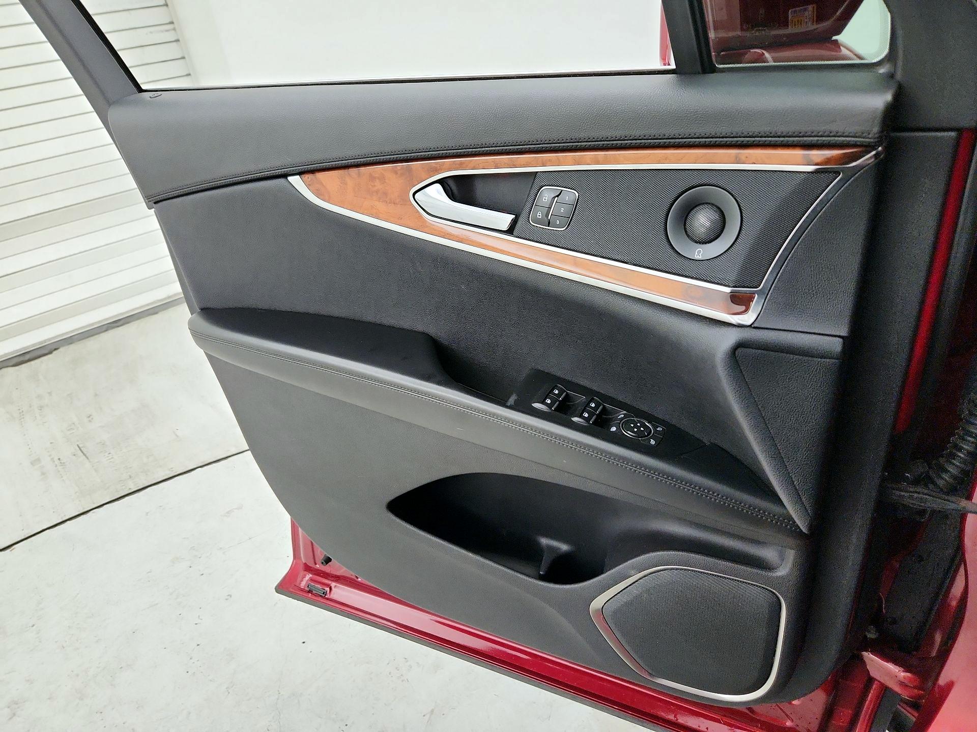 Thumbnail: 2019 Lincoln Nautilus - 12