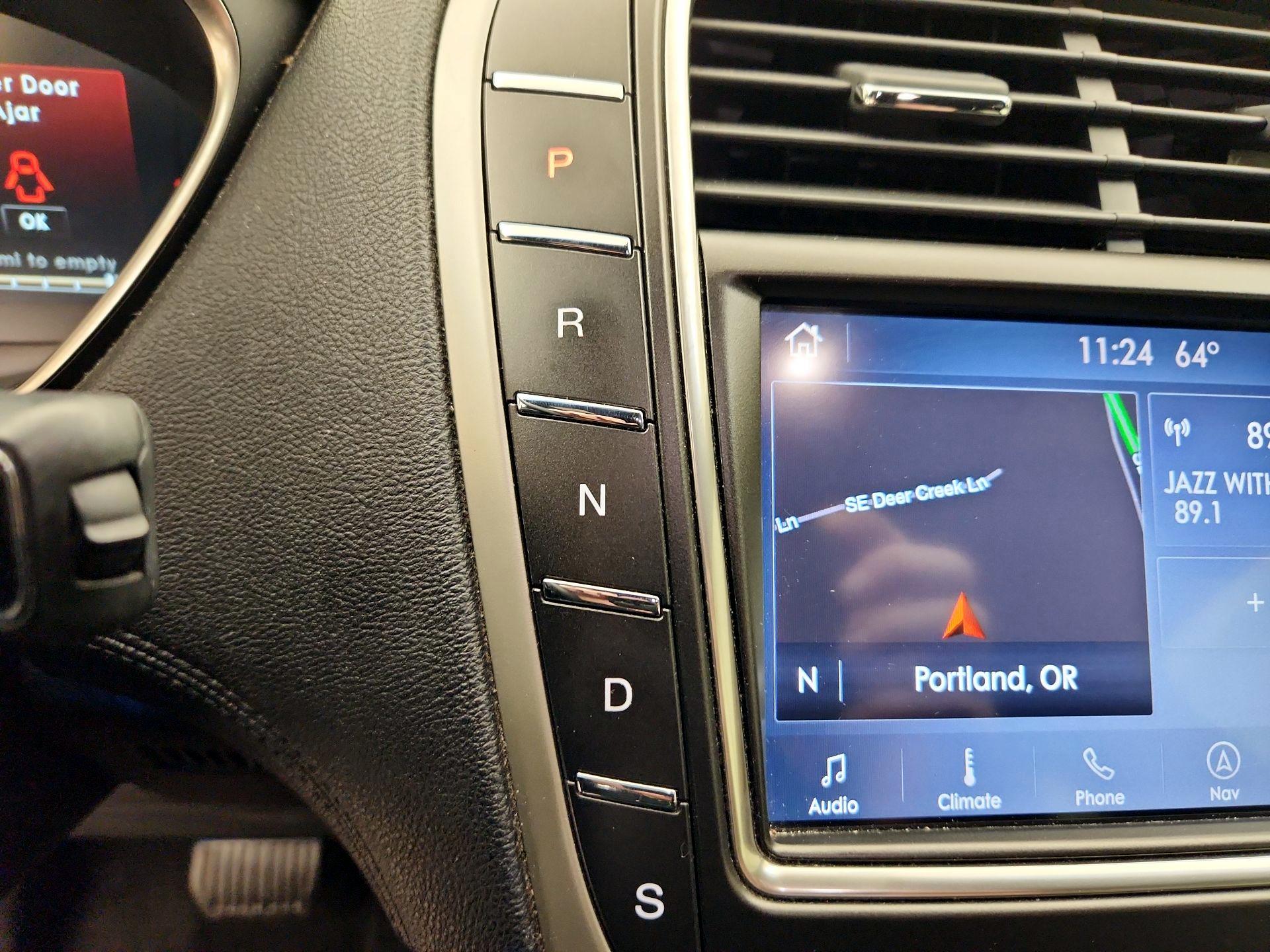 Thumbnail: 2019 Lincoln Nautilus - 18
