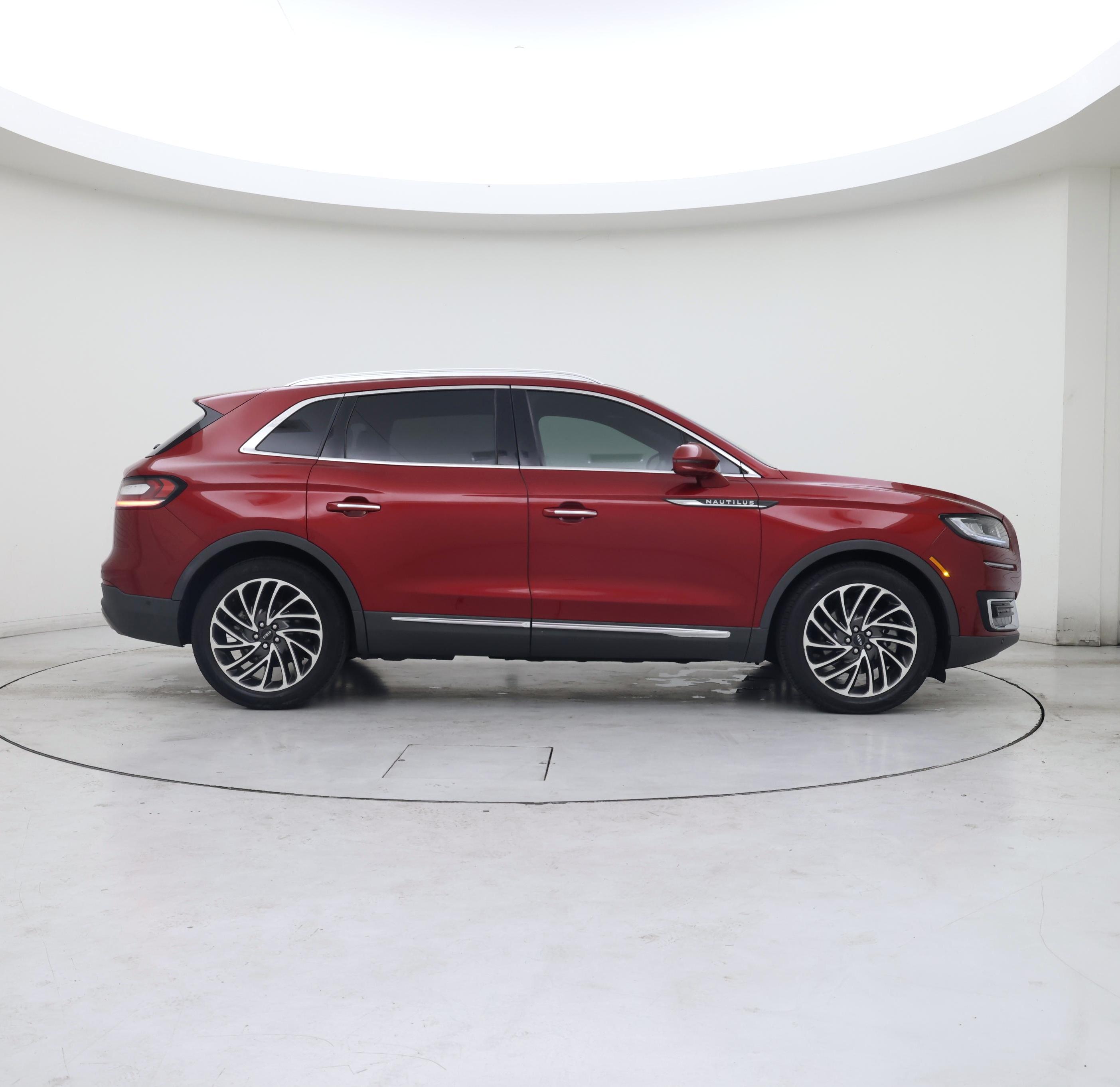 Thumbnail: 2019 Lincoln Nautilus - 7