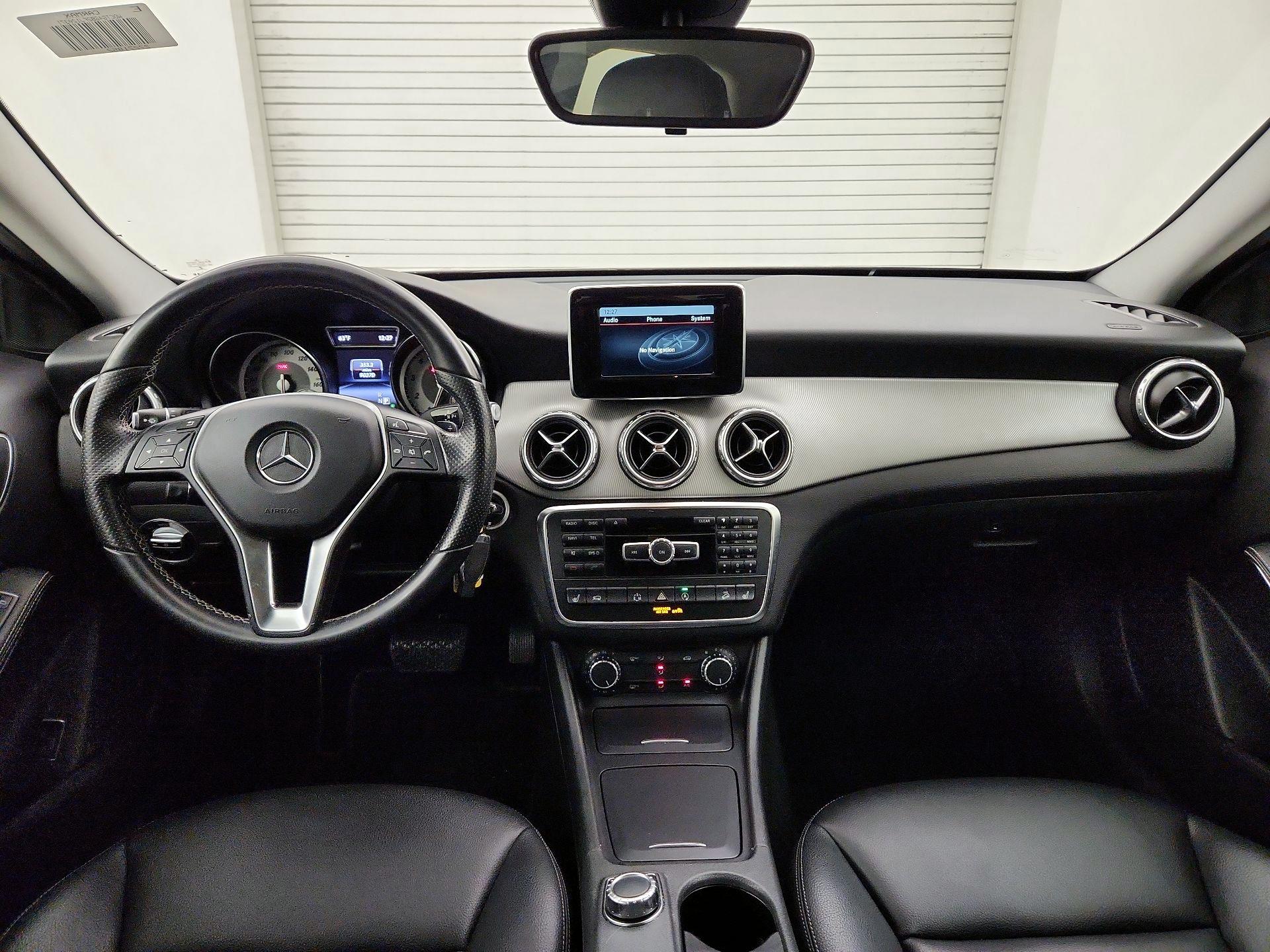Thumbnail: 2015 Mercedes-Benz GLA - 9