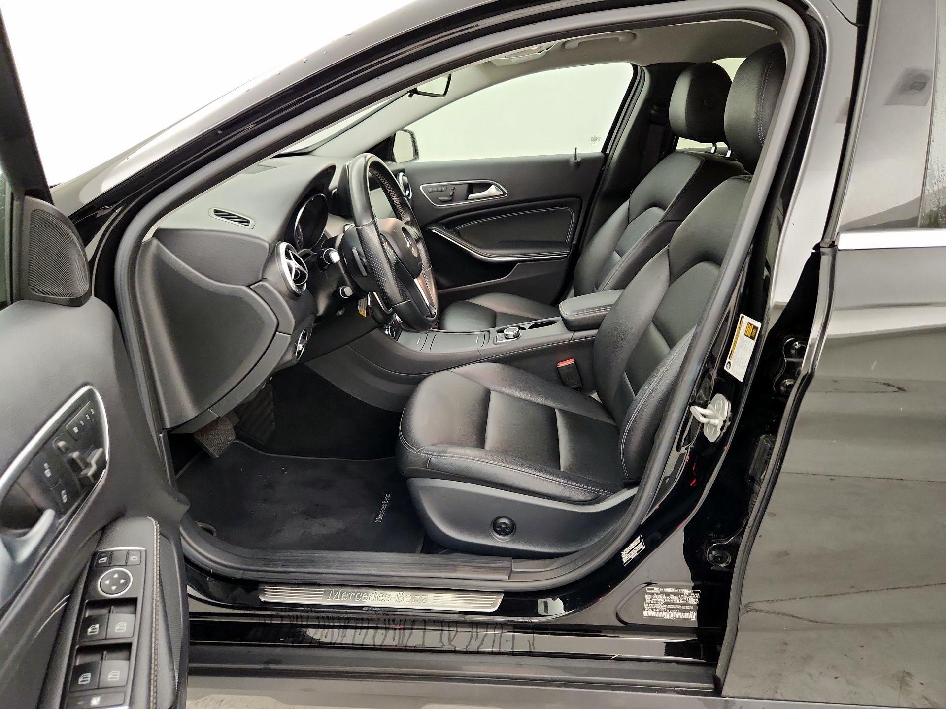 Thumbnail: 2015 Mercedes-Benz GLA - 11