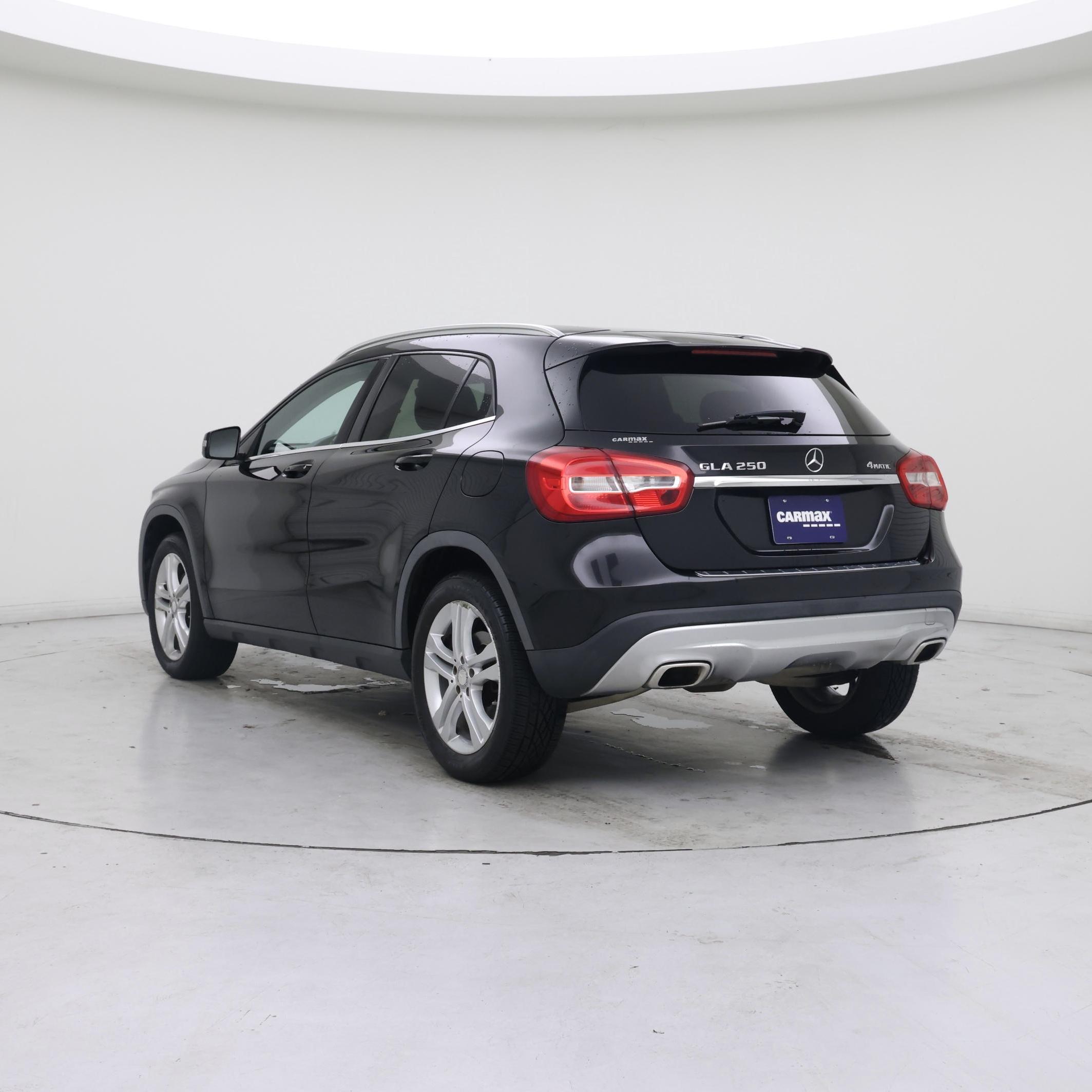 Thumbnail: 2015 Mercedes-Benz GLA - 2
