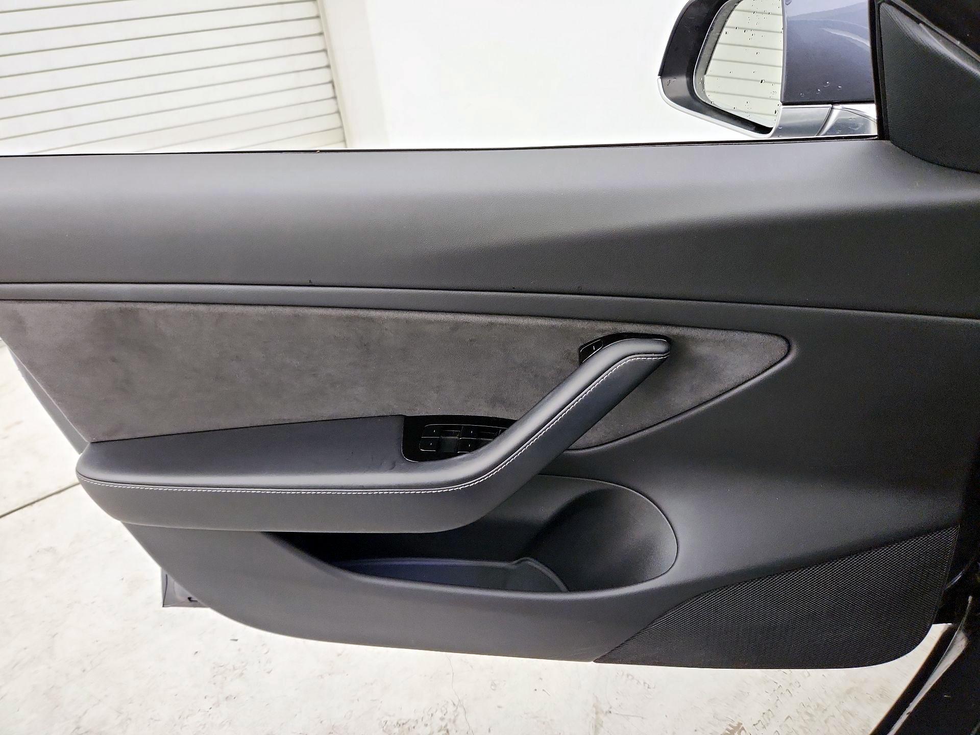 Thumbnail: 2018 Tesla Model 3 - 12