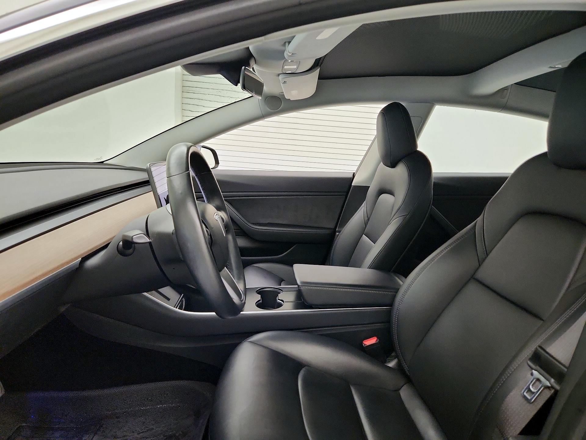 Thumbnail: 2018 Tesla Model 3 - 19