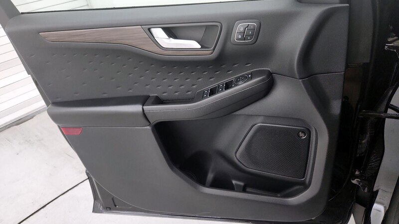 2020 Ford Escape Titanium 12