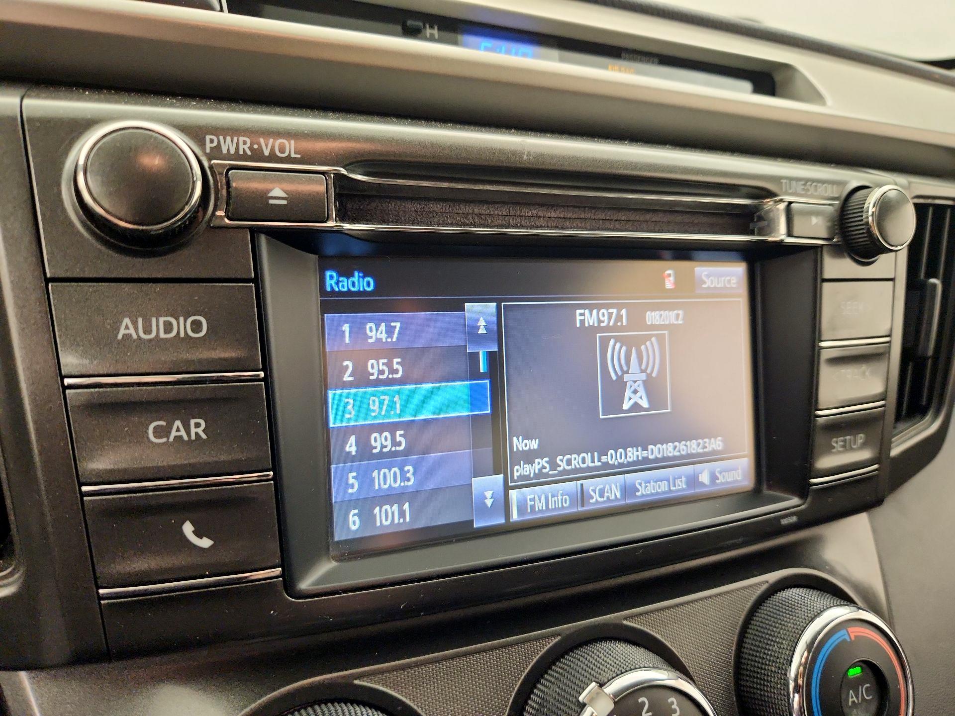 Thumbnail: 2015 Toyota RAV4 - 15