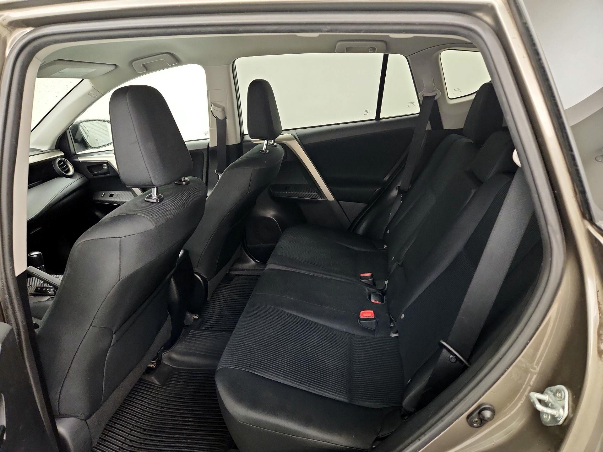 Thumbnail: 2015 Toyota RAV4 - 19