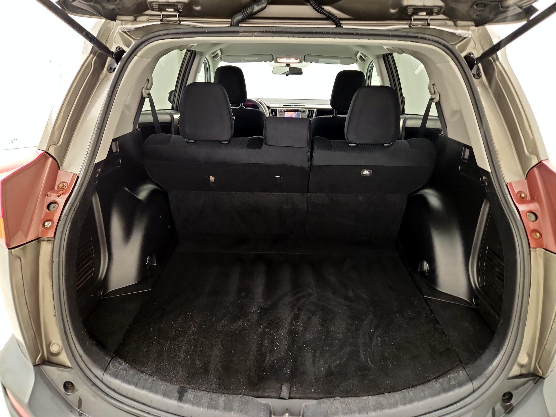 Thumbnail: 2015 Toyota RAV4 - 20