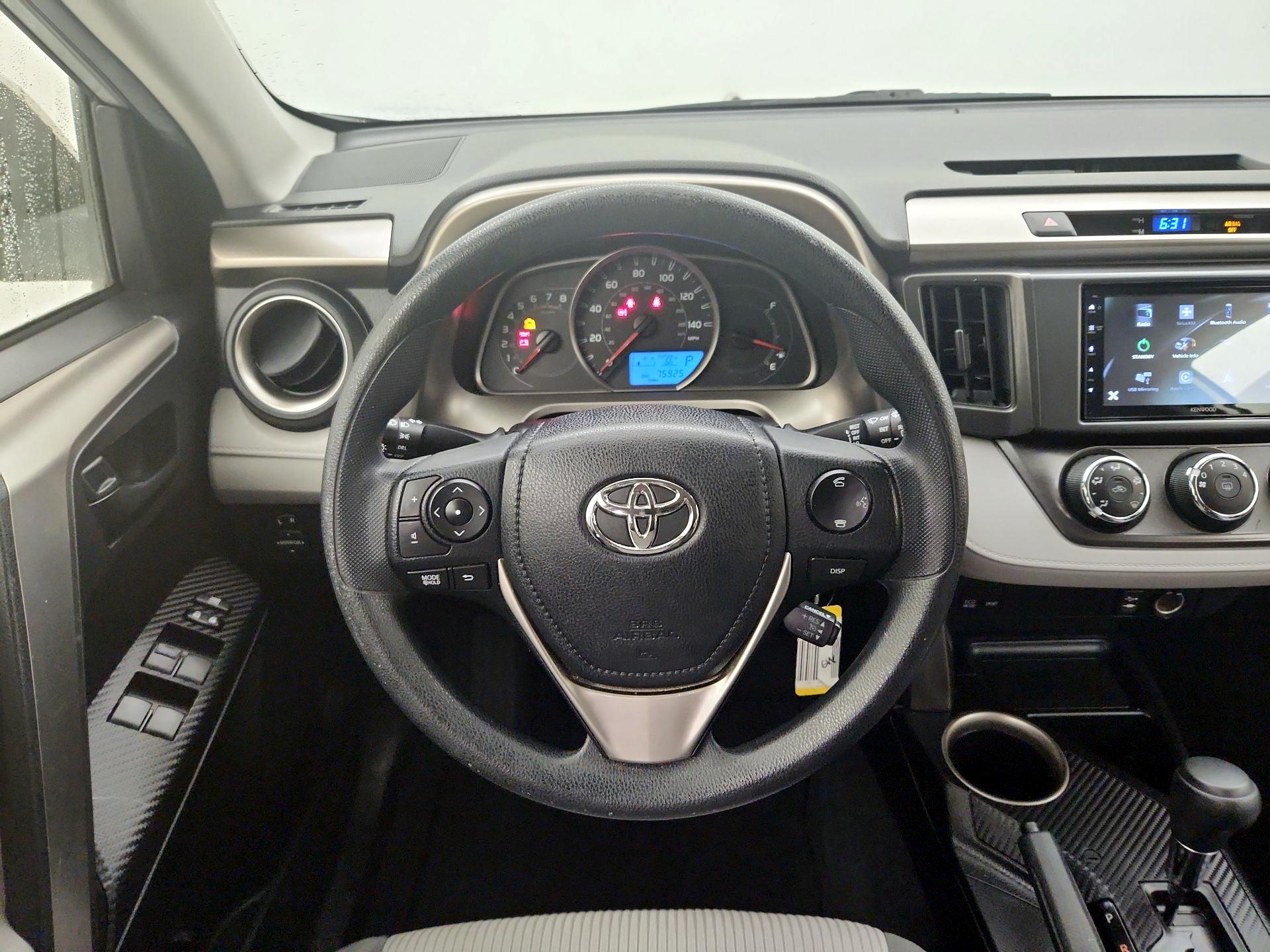 Thumbnail: 2015 Toyota RAV4 - 10