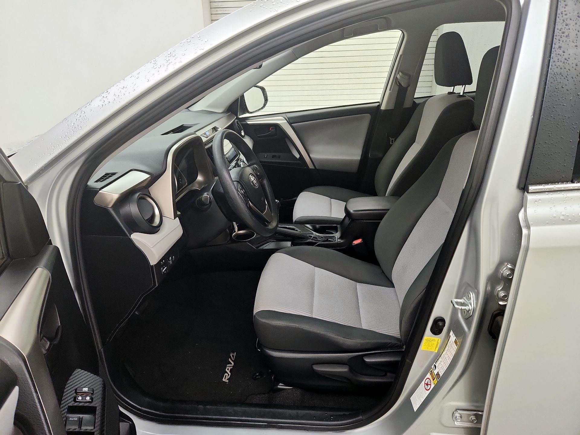 Thumbnail: 2015 Toyota RAV4 - 11