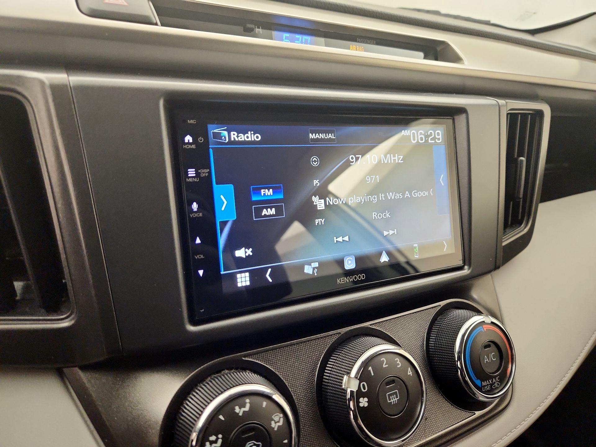 Thumbnail: 2015 Toyota RAV4 - 15
